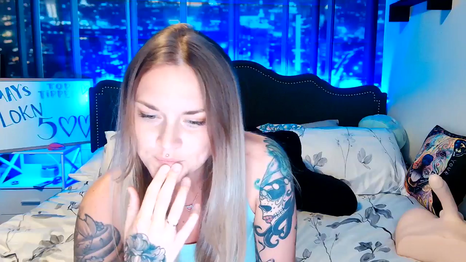 Gallery image thumbnail from Rose_Kitten's myfreecams stream on, 05/02/2024, 02:20 image 4 of 20
