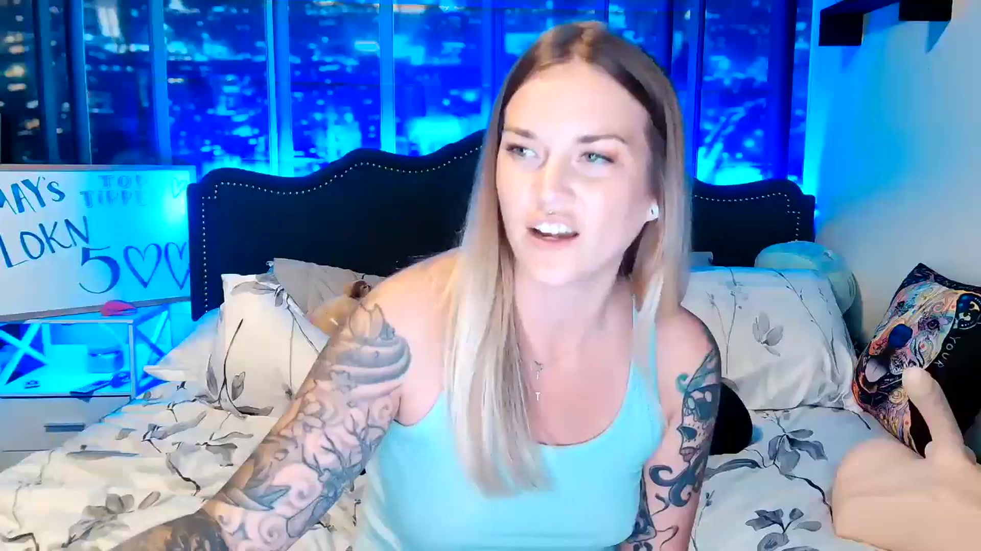 Gallery image thumbnail from Rose_Kitten's myfreecams stream on, 05/02/2024, 02:20 image 6 of 20