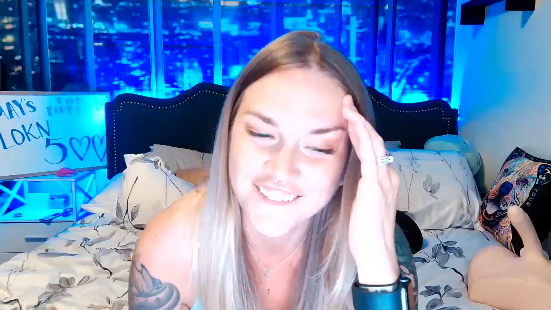 Gallery image thumbnail from Rose_Kitten's myfreecams stream on, 05/02/2024, 02:20 image 5 of 20