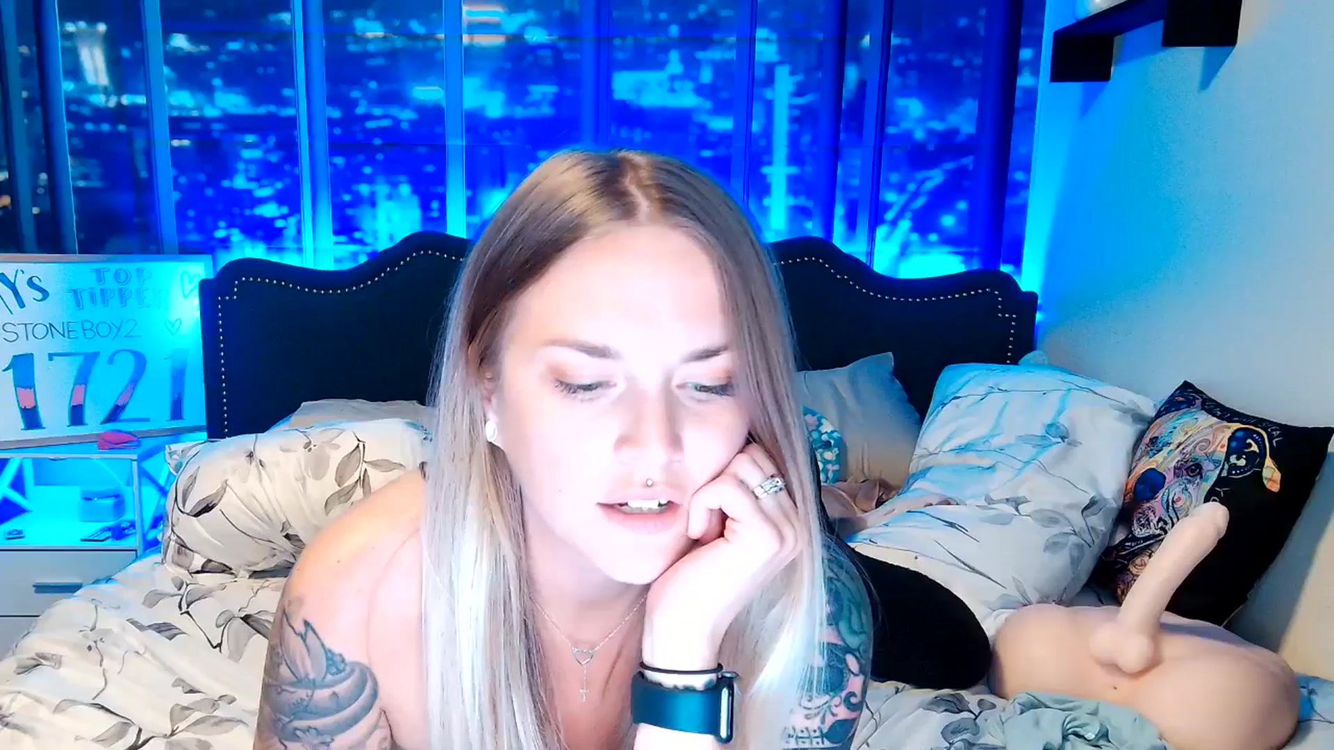 Gallery image thumbnail from Rose_Kitten's myfreecams stream on, 05/02/2024, 02:47 image 17 of 20