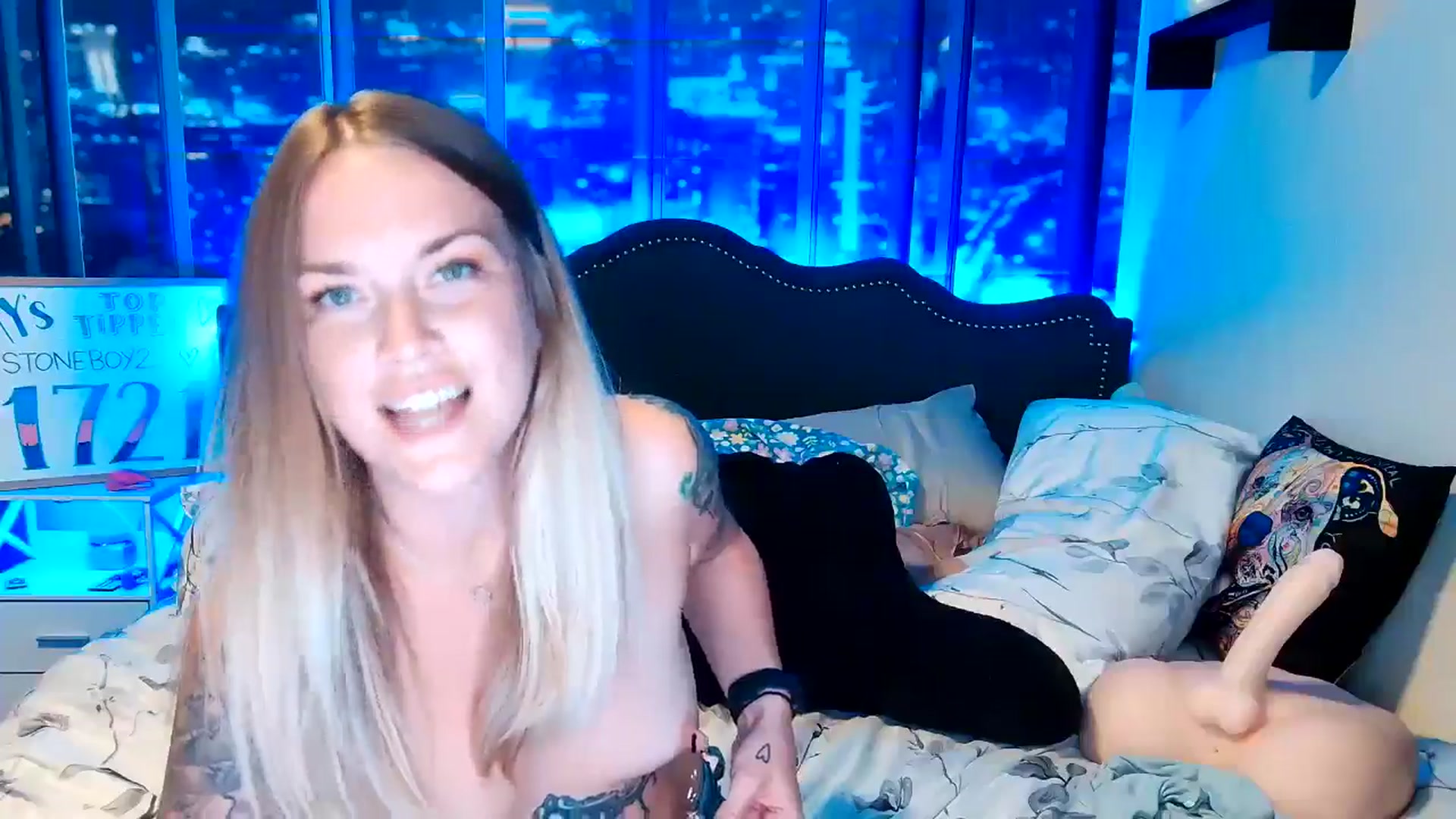 Gallery image thumbnail from Rose_Kitten's myfreecams stream on, 05/02/2024, 02:47 image 14 of 20