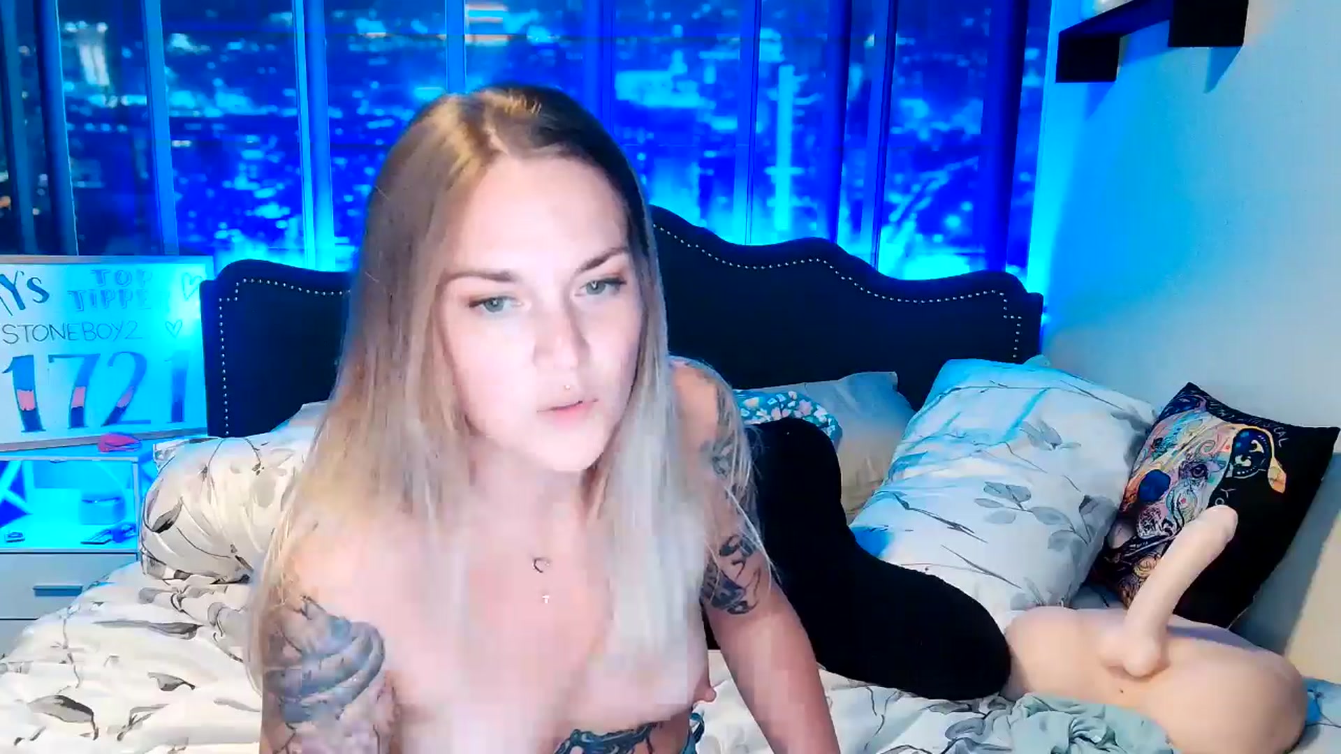 Gallery image thumbnail from Rose_Kitten's myfreecams stream on, 05/02/2024, 03:16 image 10 of 20