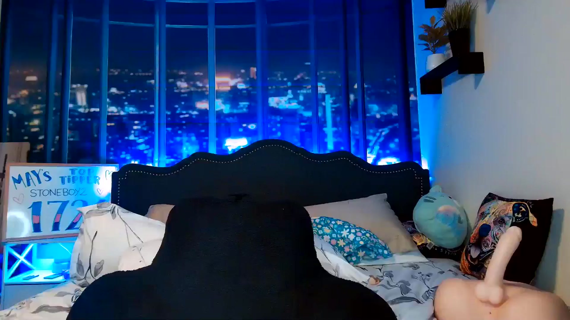 Gallery image thumbnail from Rose_Kitten's myfreecams stream on, 05/03/2024, 03:05 image 16 of 20