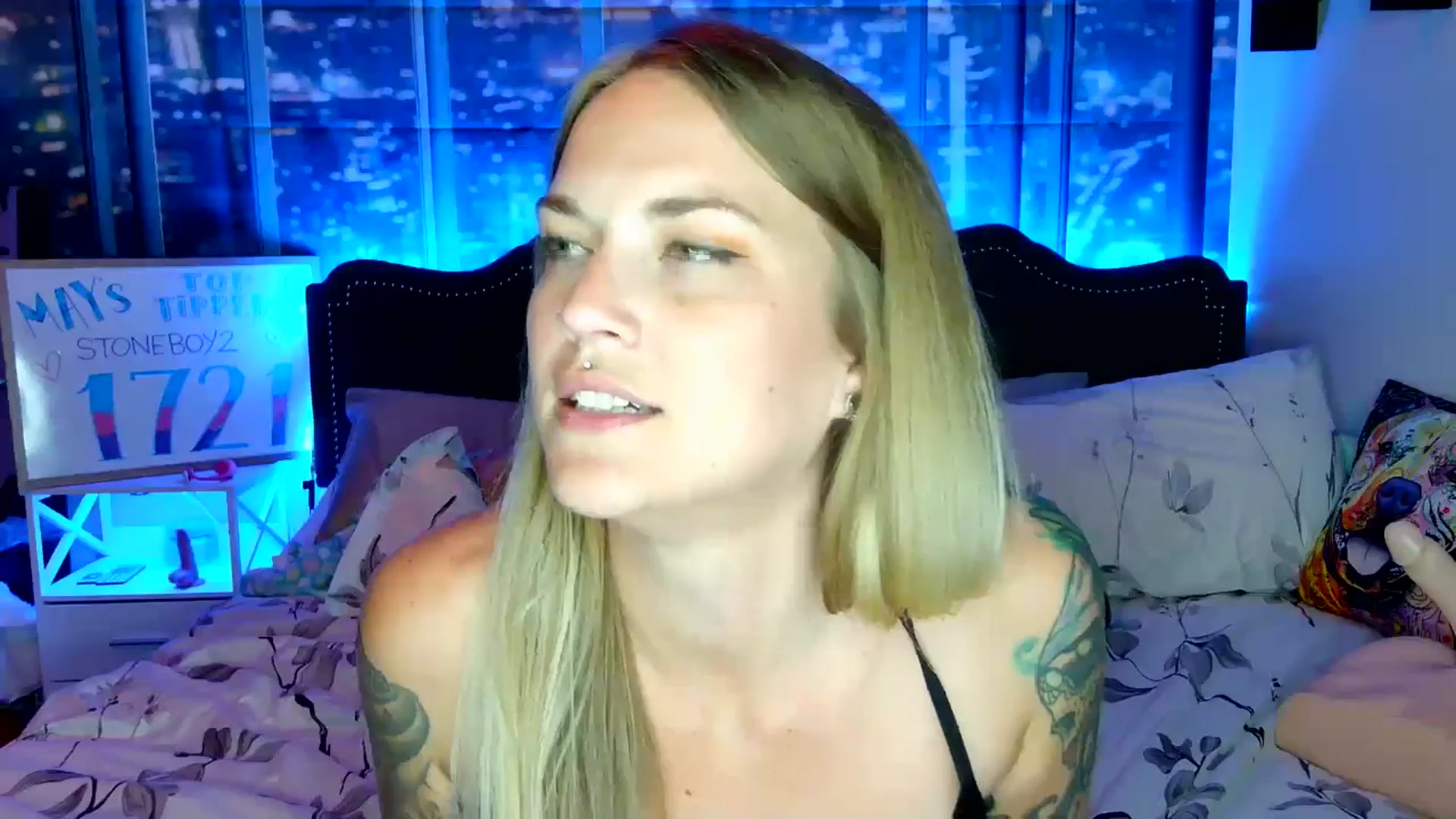 Gallery image thumbnail from Rose_Kitten's myfreecams stream on, 05/08/2024, 24:04 image 10 of 20