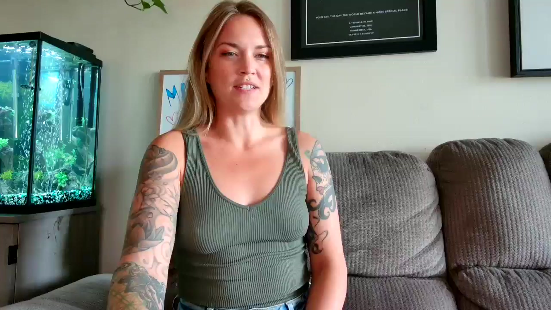 Gallery image thumbnail from Rose_Kitten's myfreecams stream on, 05/08/2024, 20:50 image 1 of 20