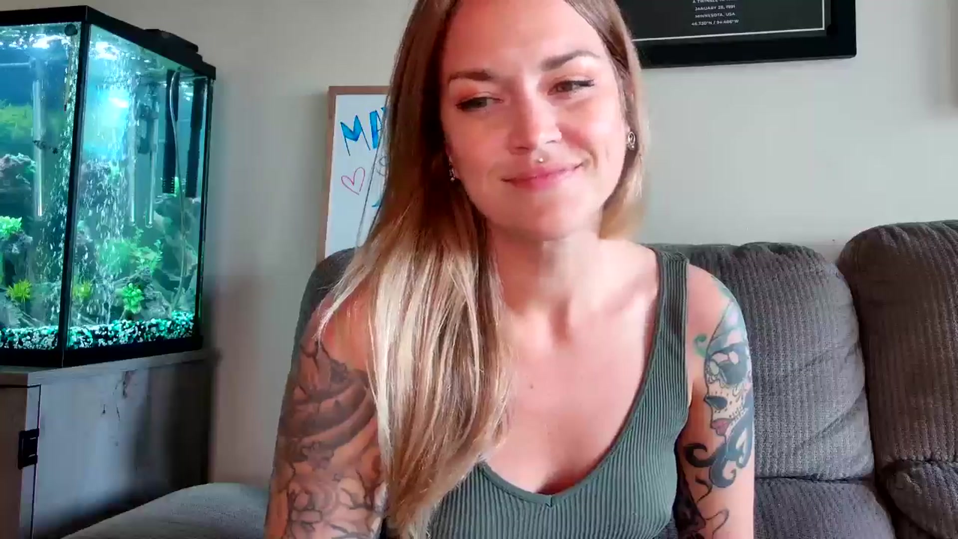 Gallery image thumbnail from Rose_Kitten's myfreecams stream on, 05/08/2024, 20:50 image 8 of 20