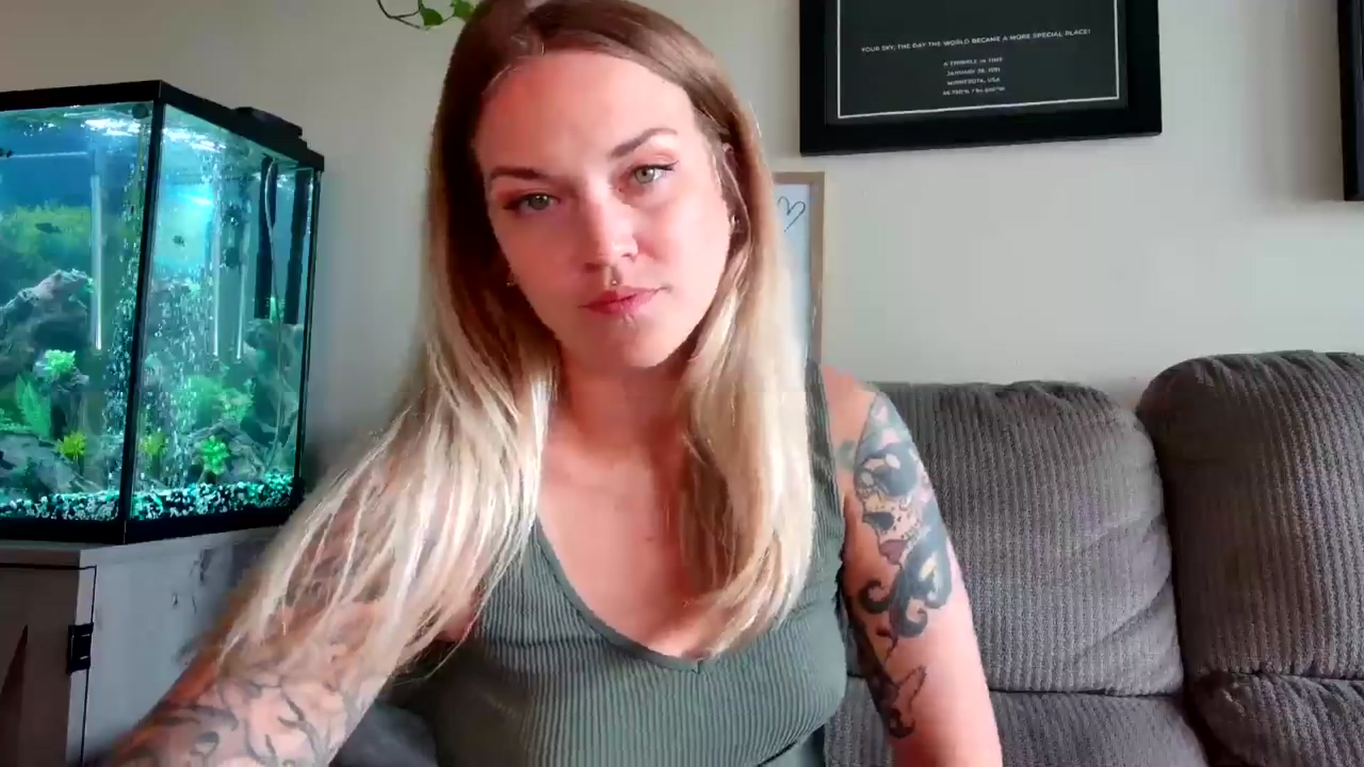 Gallery image thumbnail from Rose_Kitten's myfreecams stream on, 05/08/2024, 20:50 image 12 of 20