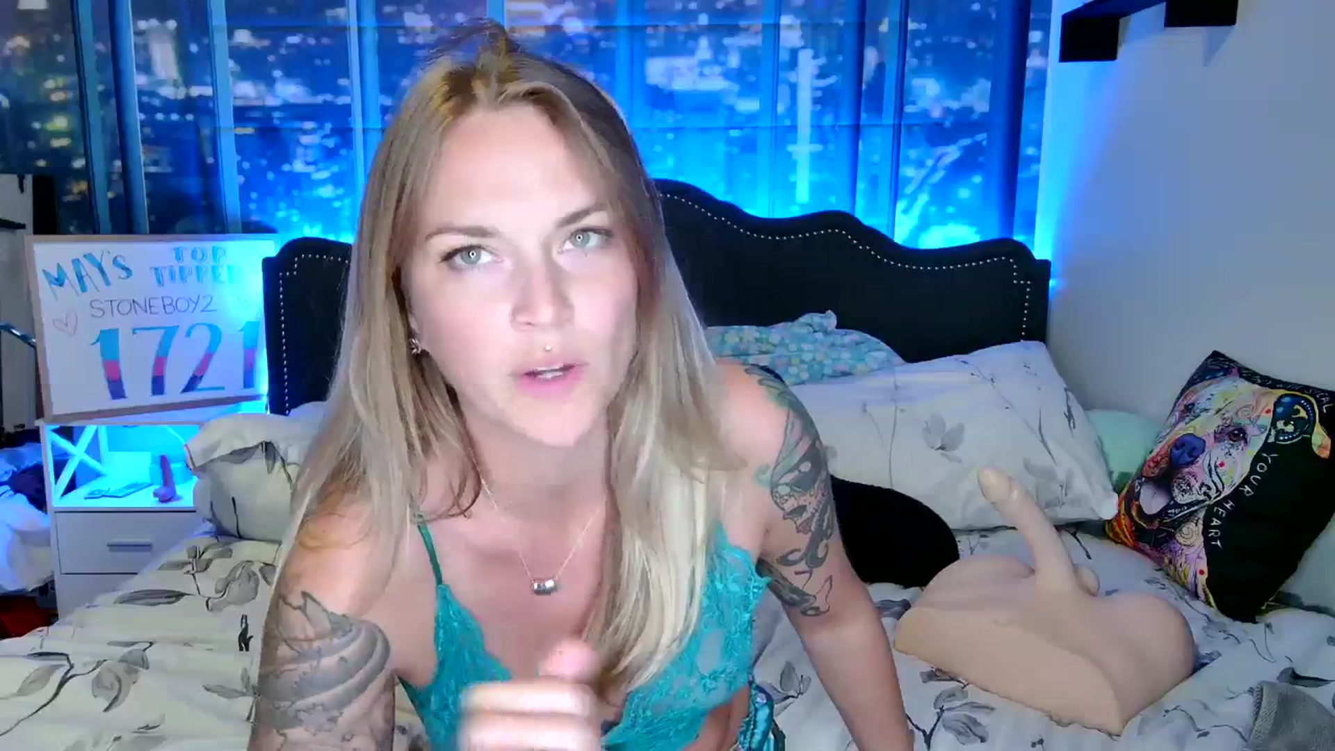 Gallery image thumbnail from Rose_Kitten's myfreecams stream on, 05/09/2024, 24:01 image 20 of 20