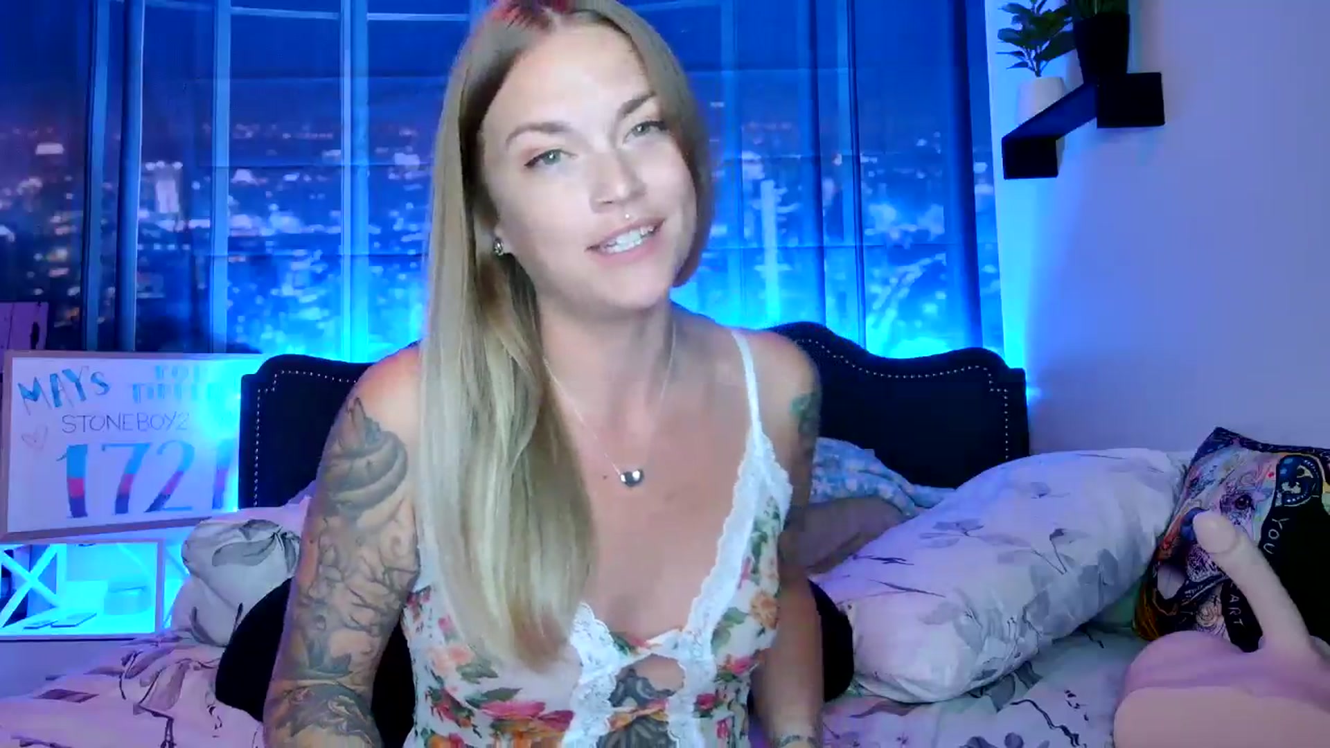 Gallery image thumbnail from Rose_Kitten's myfreecams stream on, 05/10/2024, 02:00 image 14 of 20