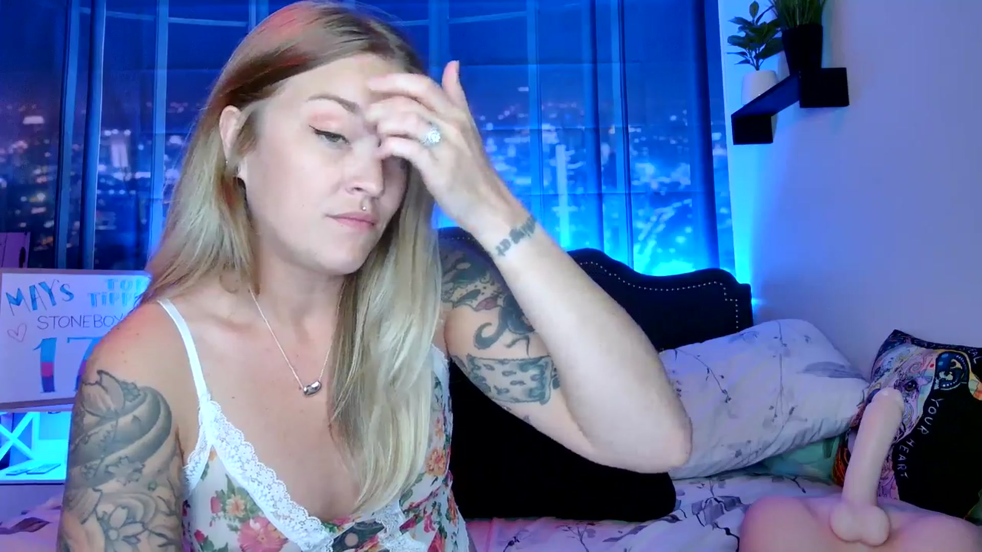 Gallery image thumbnail from Rose_Kitten's myfreecams stream on, 05/10/2024, 02:00 image 16 of 20