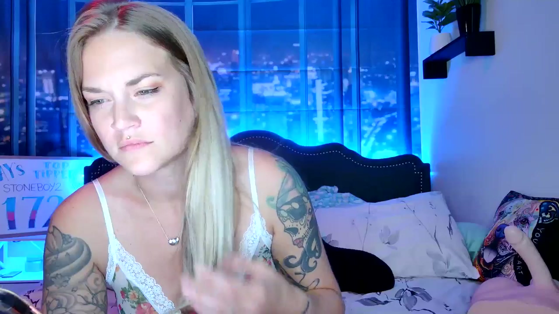 Gallery image thumbnail from Rose_Kitten's myfreecams stream on, 05/10/2024, 02:00 image 2 of 20