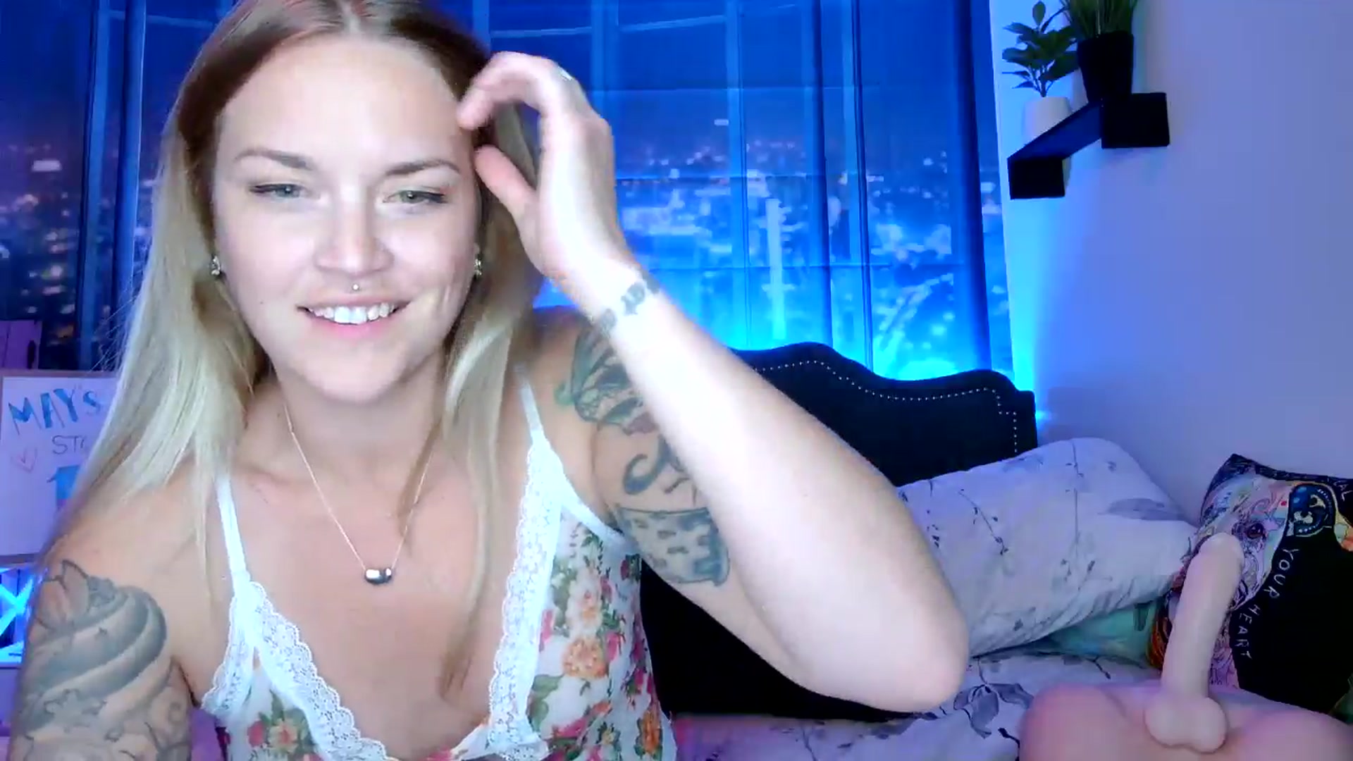 Gallery image thumbnail from Rose_Kitten's myfreecams stream on, 05/10/2024, 02:00 image 18 of 20