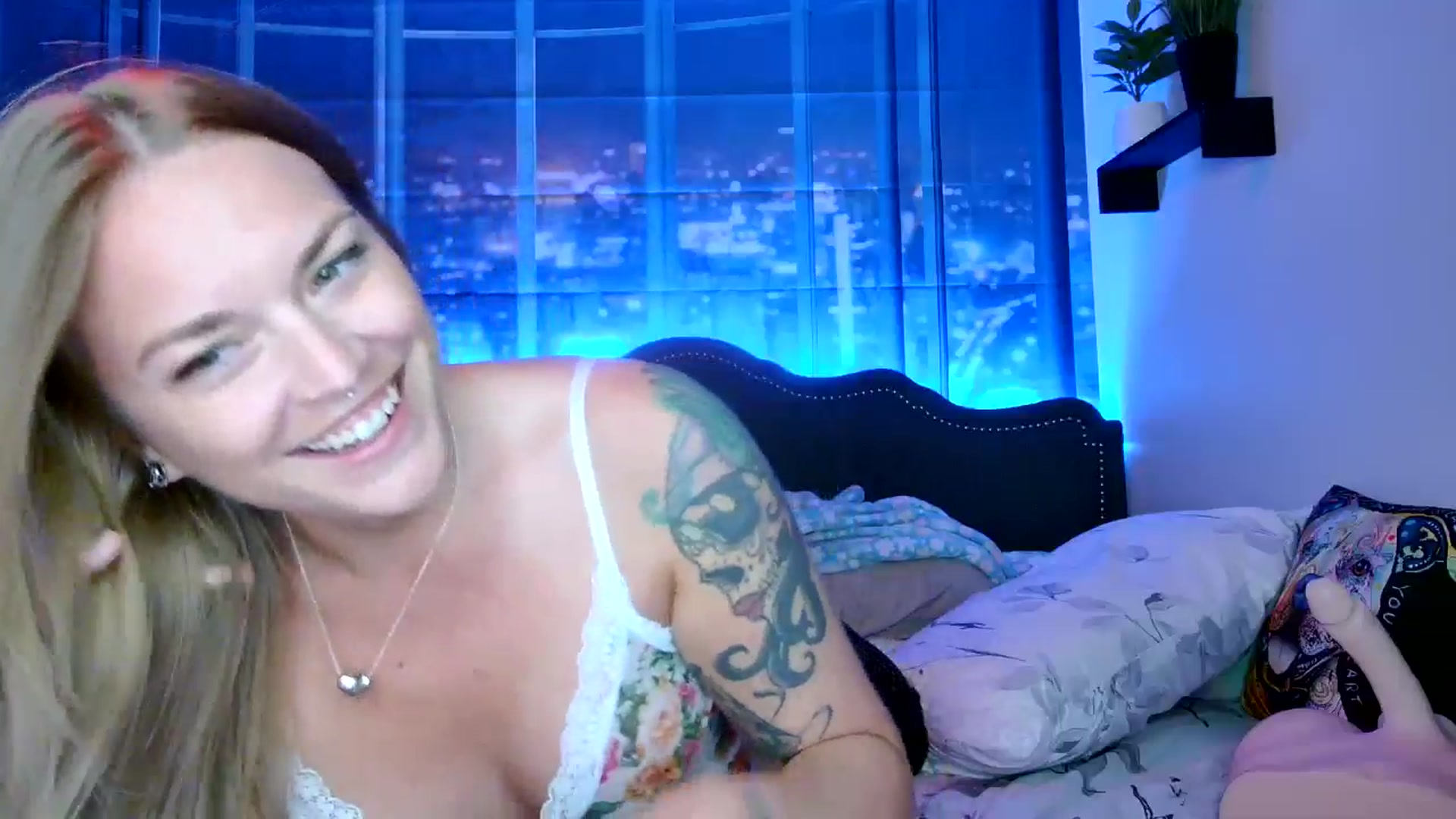 Gallery image thumbnail from Rose_Kitten's myfreecams stream on, 05/10/2024, 02:00 image 12 of 20