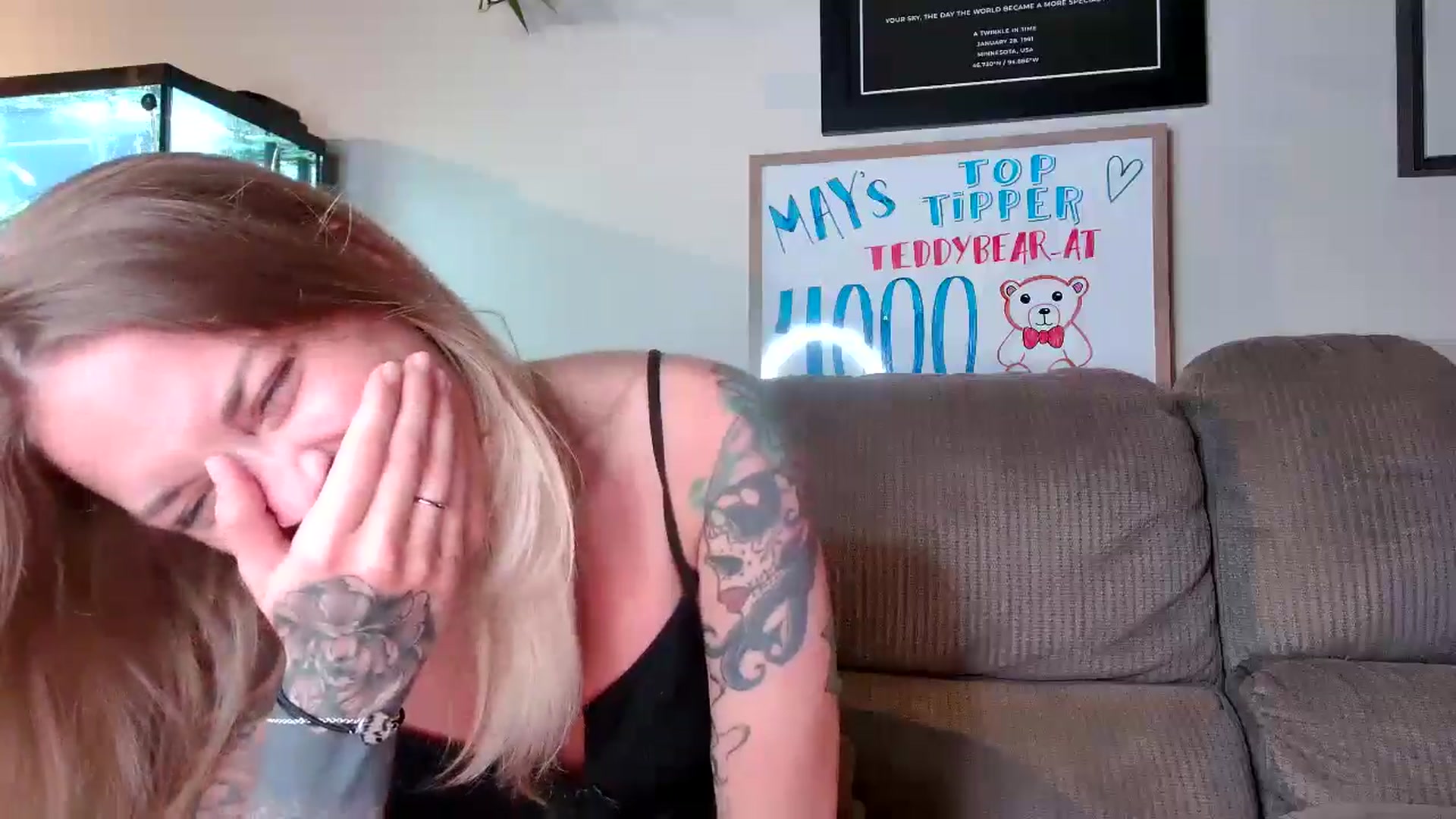 Gallery image thumbnail from Rose_Kitten's myfreecams stream on, 05/22/2024, 01:50 image 11 of 20