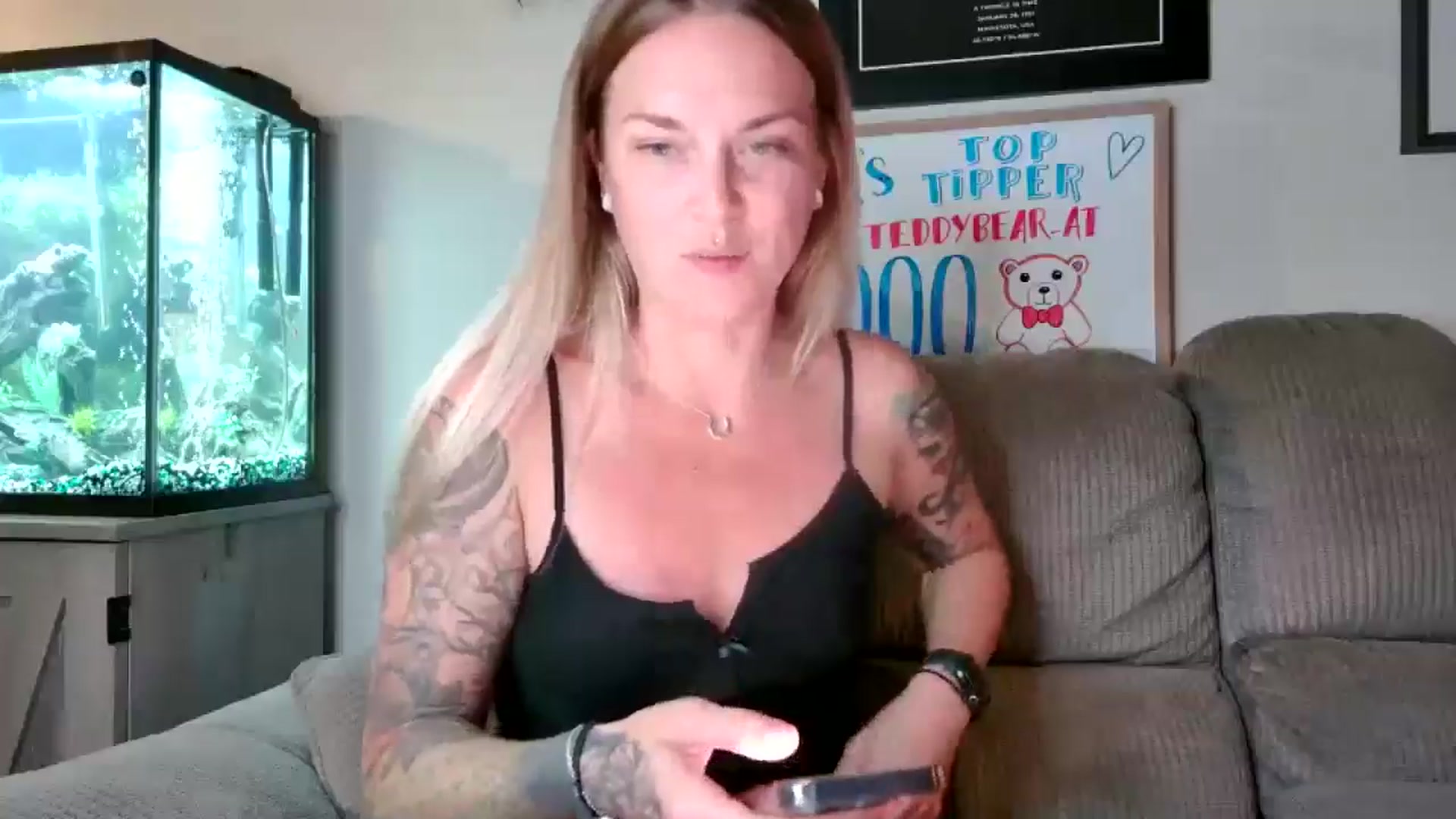 Gallery image thumbnail from Rose_Kitten's myfreecams stream on, 05/22/2024, 01:50 image 7 of 20