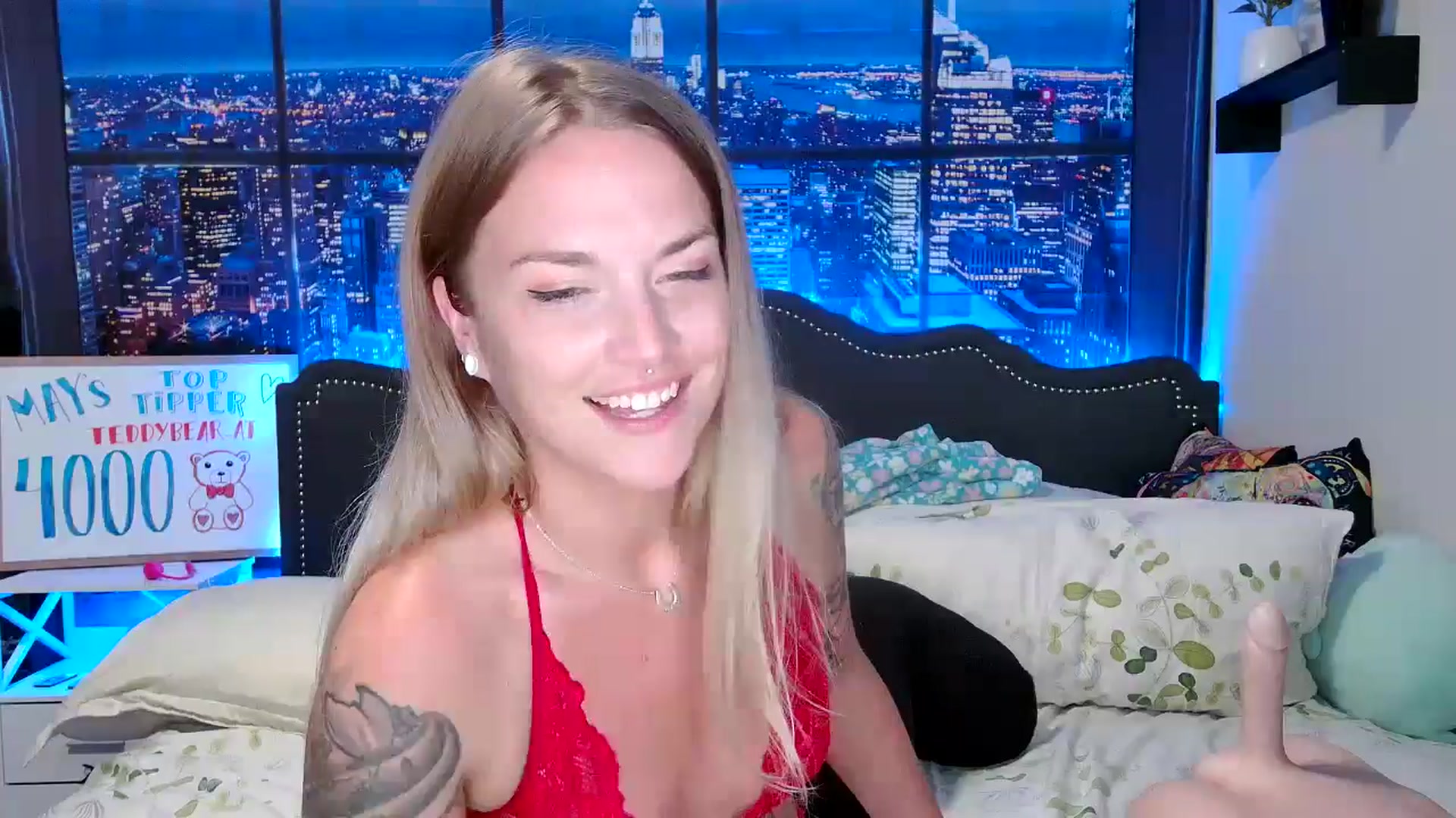 Gallery image thumbnail from Rose_Kitten's myfreecams stream on, 05/23/2024, 01:55 image 12 of 20
