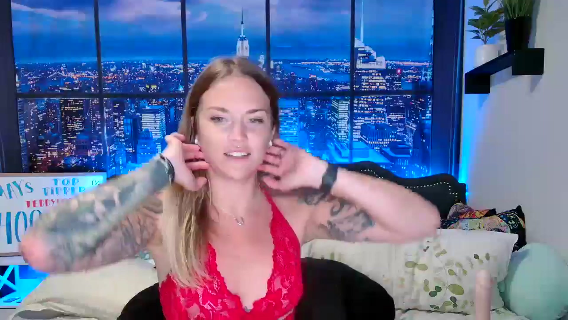 Gallery image thumbnail from Rose_Kitten's myfreecams stream on, 05/23/2024, 01:55 image 8 of 20