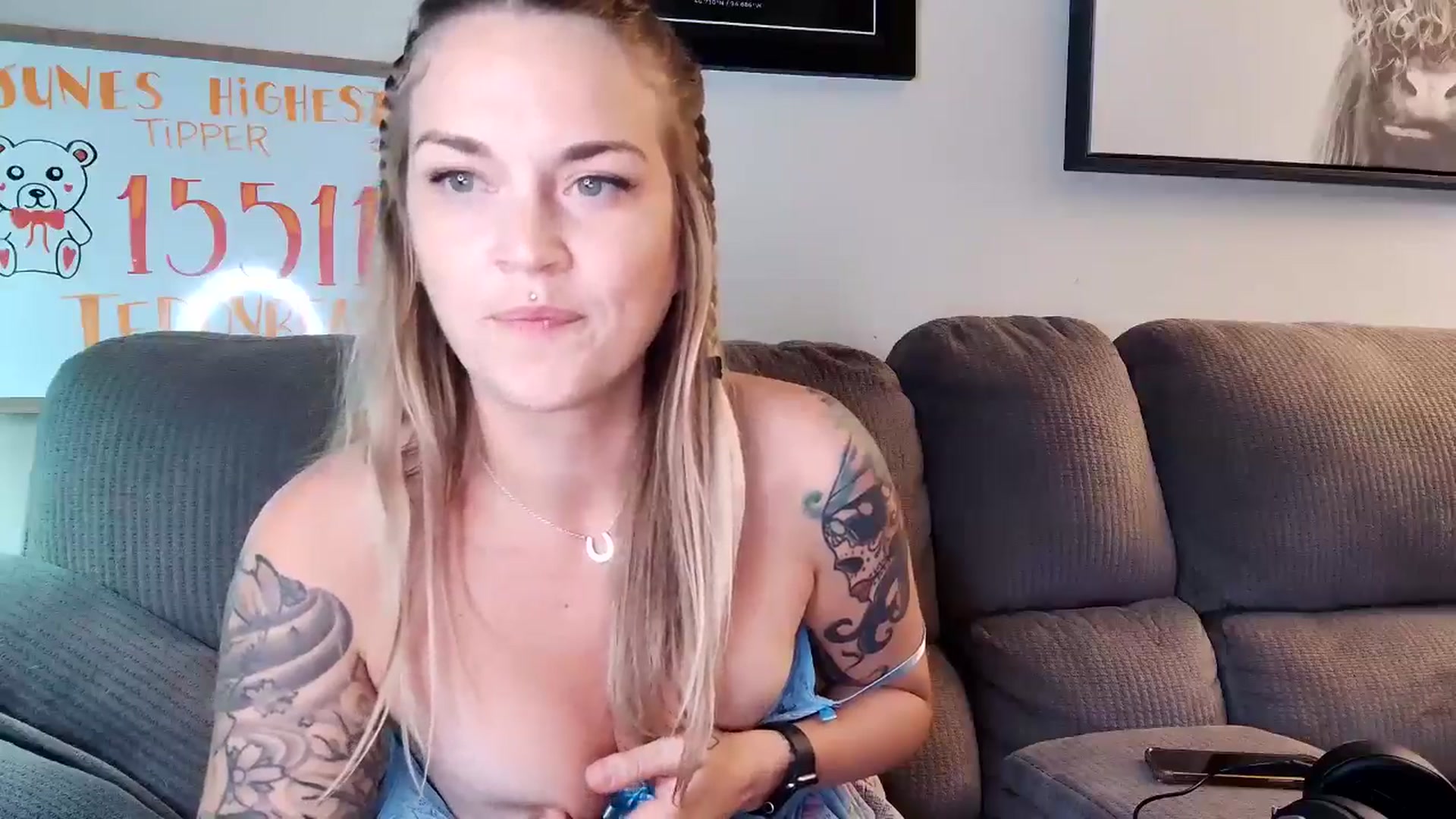 Gallery image thumbnail from Rose_Kitten's myfreecams stream on, 06/05/2024, 02:10 image 17 of 20