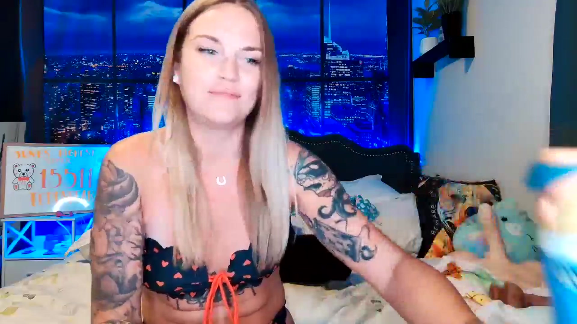 Gallery image thumbnail from Rose_Kitten's myfreecams stream on, 06/18/2024, 02:13 image 13 of 20