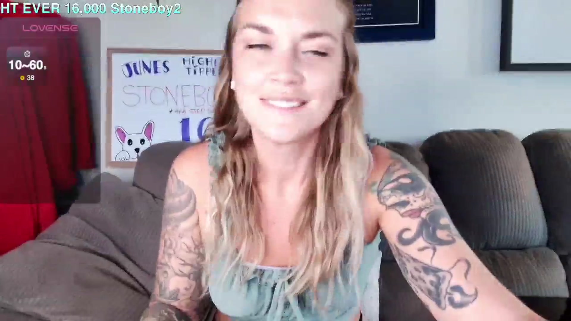 Gallery image thumbnail from Rose_Kitten's myfreecams stream on, 06/19/2024, 24:12 image 11 of 20