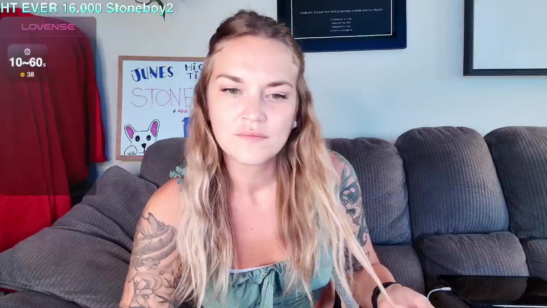 Gallery image thumbnail from Rose_Kitten's myfreecams stream on, 06/19/2024, 24:12 image 15 of 20