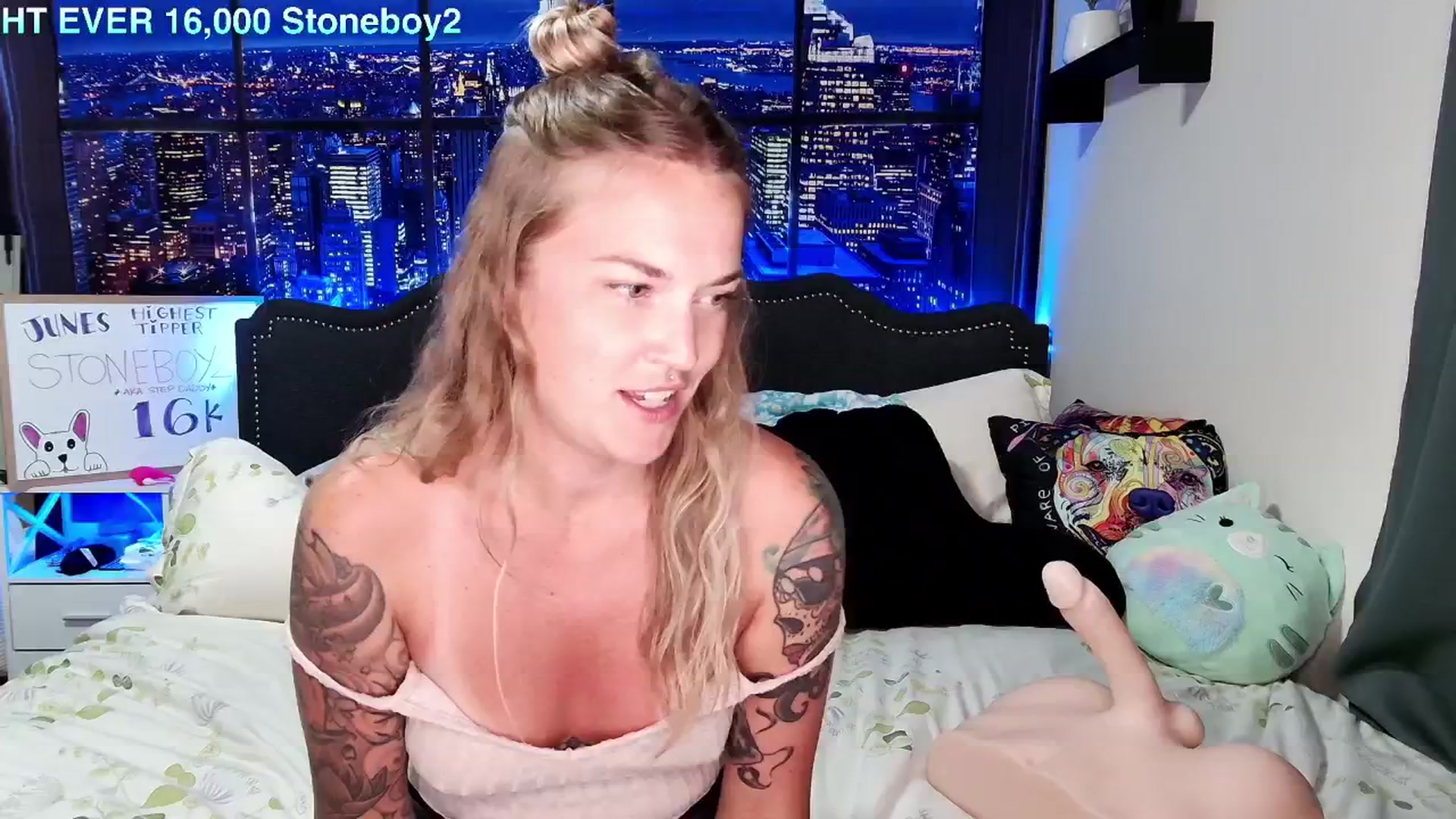 Gallery image thumbnail from Rose_Kitten's myfreecams stream on, 06/25/2024, 01:21 image 7 of 20