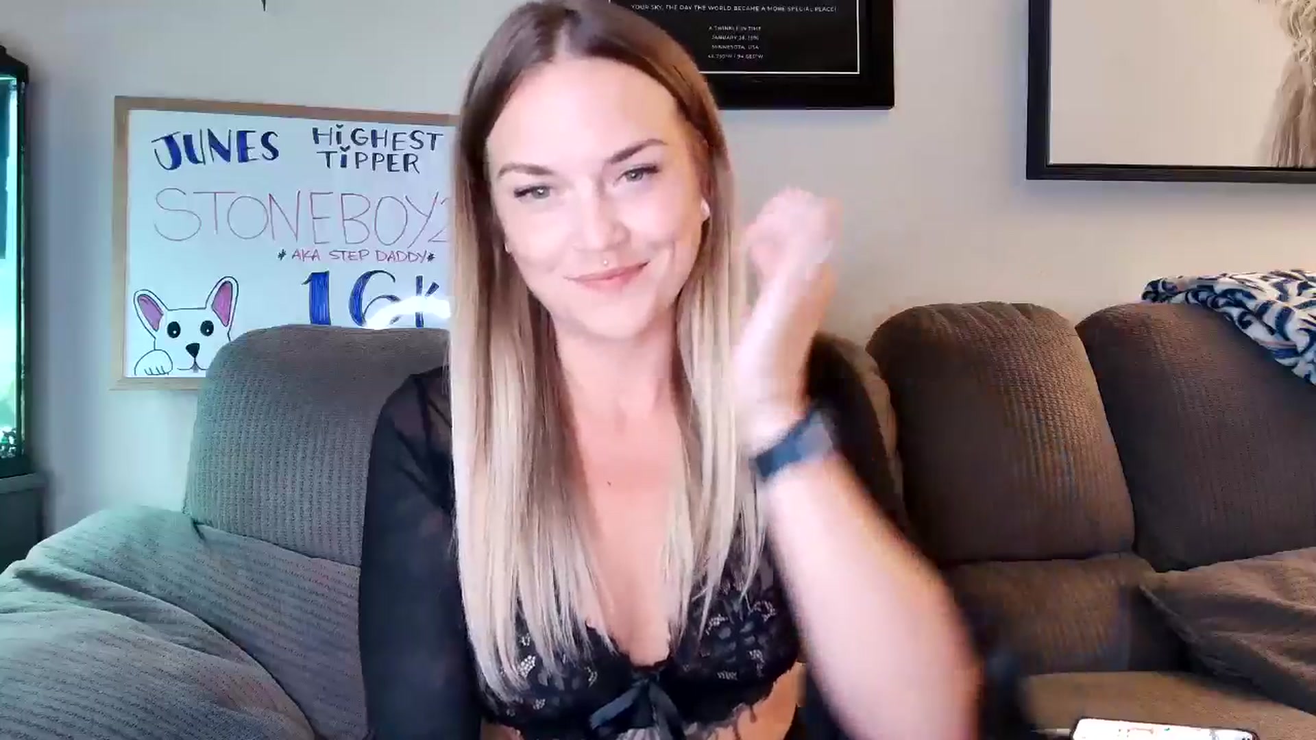 Gallery image thumbnail from Rose_Kitten's myfreecams stream on, 06/26/2024, 02:08 image 19 of 20