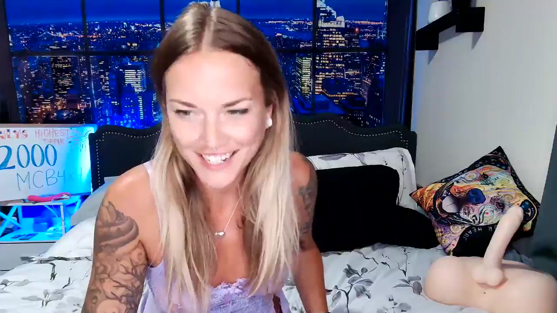Gallery image thumbnail from Rose_Kitten's myfreecams stream on, 07/17/2024, 04:54 image 2 of 20