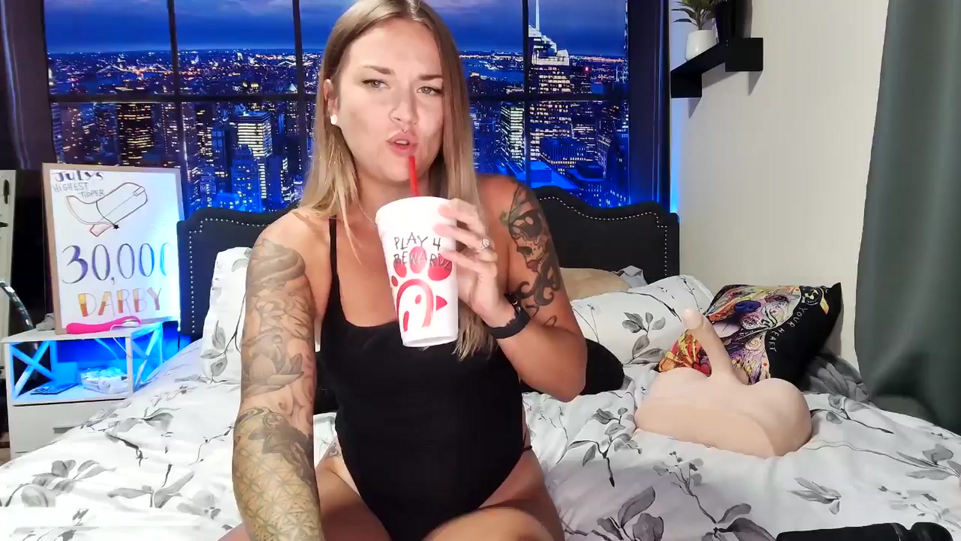Gallery image thumbnail from Rose_Kitten's myfreecams stream on, 07/25/2024, 05:20 image 4 of 20