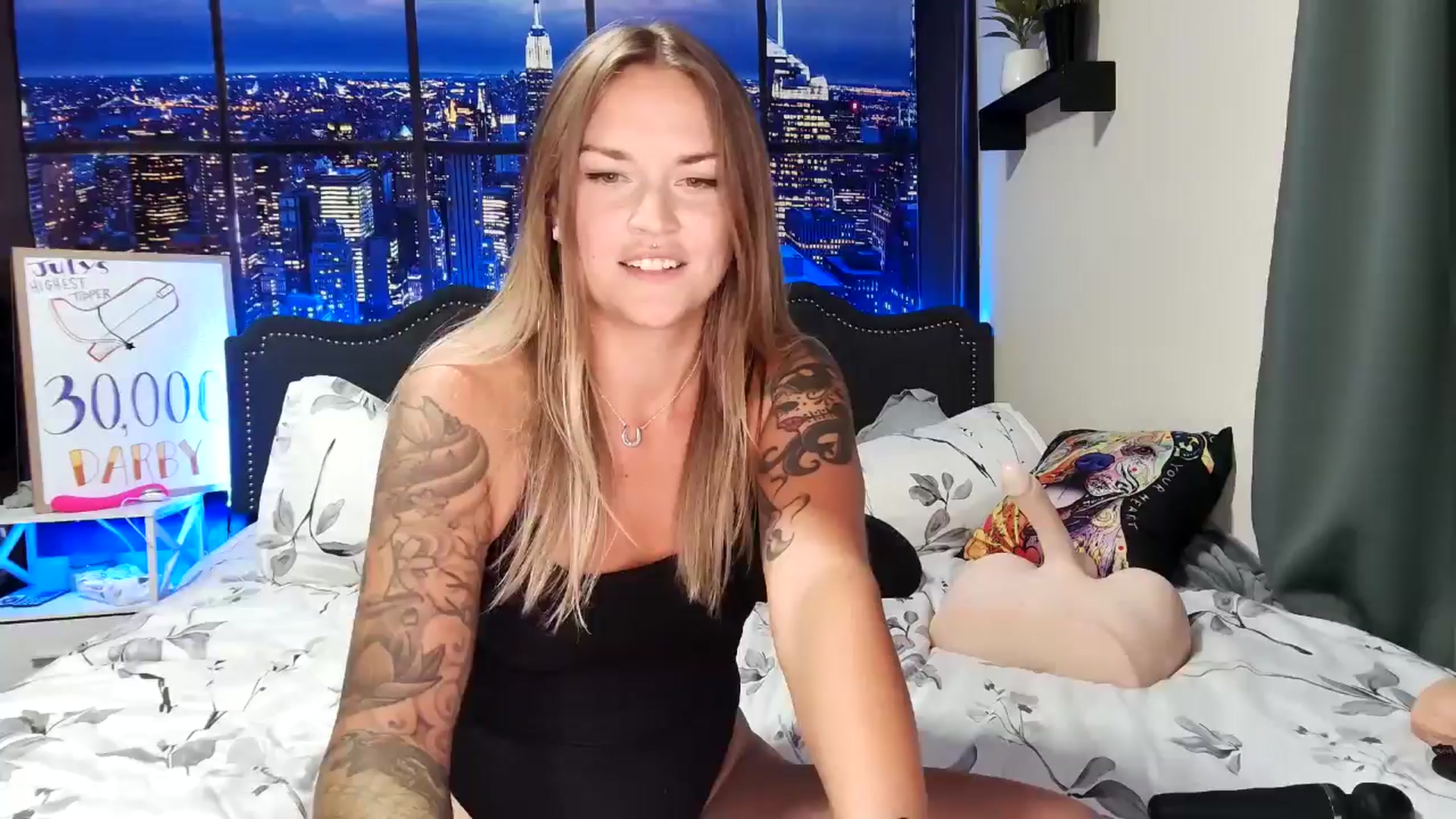 Gallery image thumbnail from Rose_Kitten's myfreecams stream on, 07/25/2024, 05:20 image 9 of 20