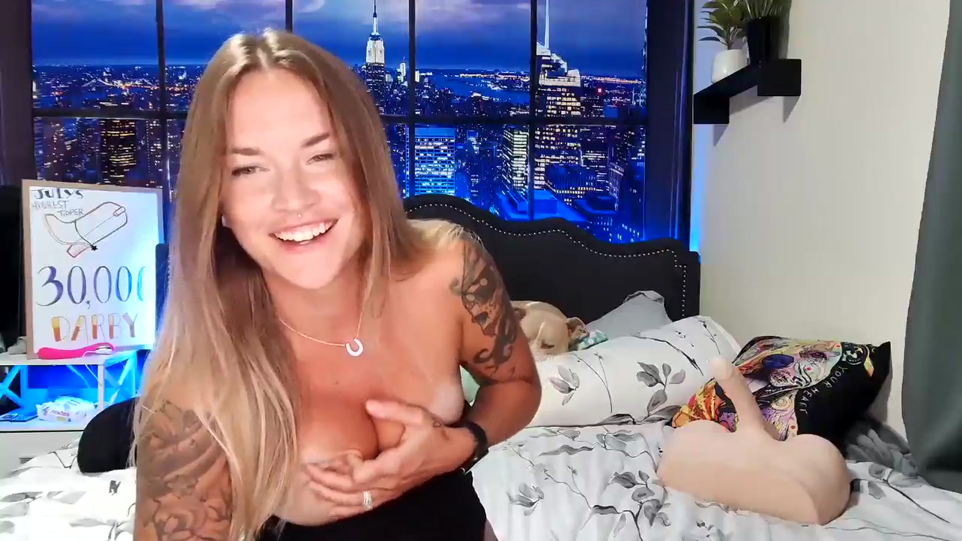 Gallery image thumbnail from Rose_Kitten's myfreecams stream on, 07/25/2024, 05:20 image 15 of 20