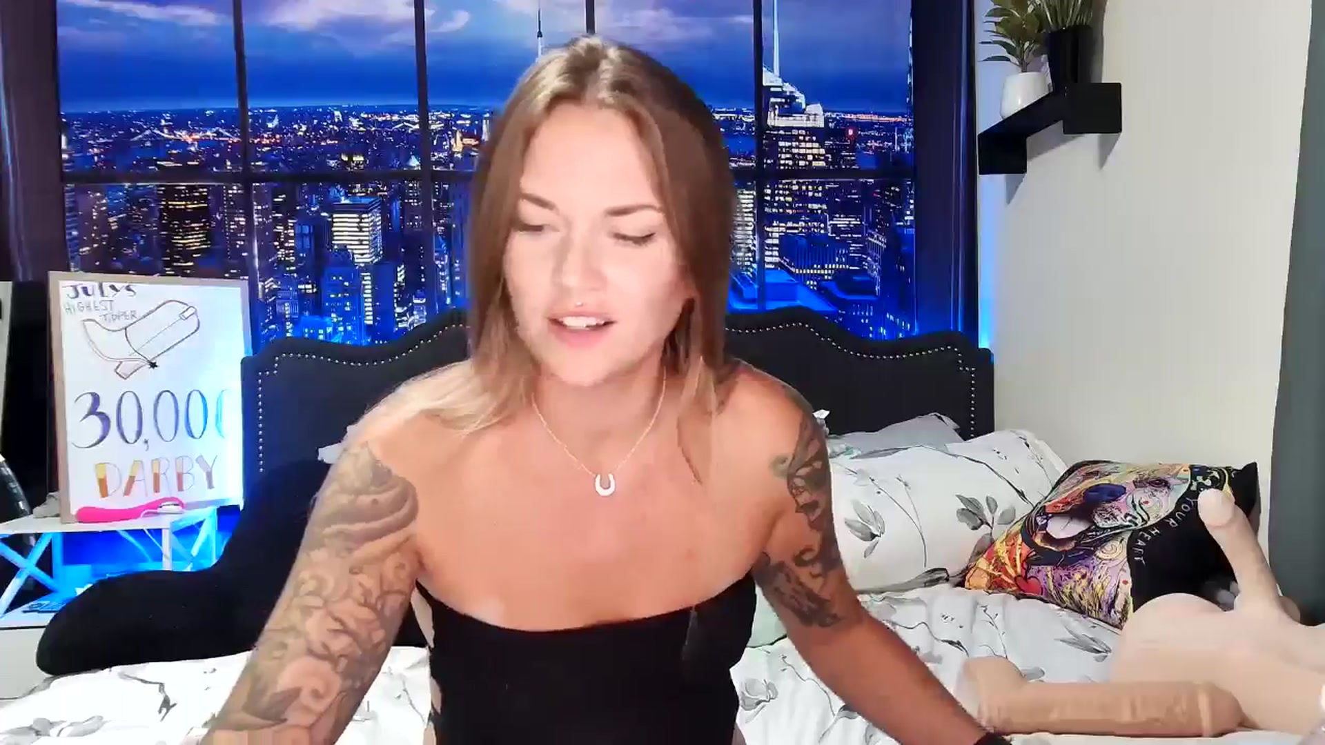 Gallery image thumbnail from Rose_Kitten's myfreecams stream on, 07/25/2024, 06:10 image 16 of 20