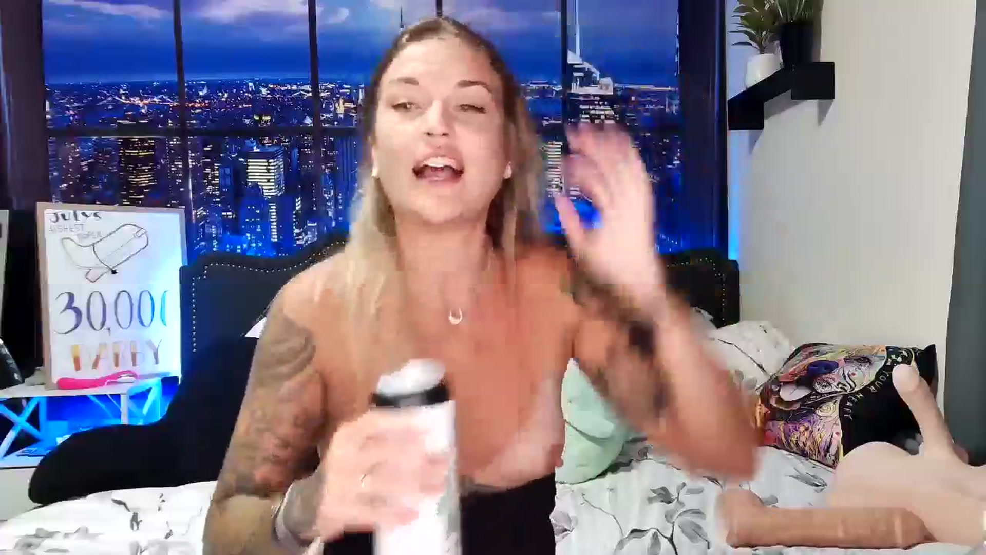 Gallery image thumbnail from Rose_Kitten's myfreecams stream on, 07/25/2024, 06:10 image 13 of 20