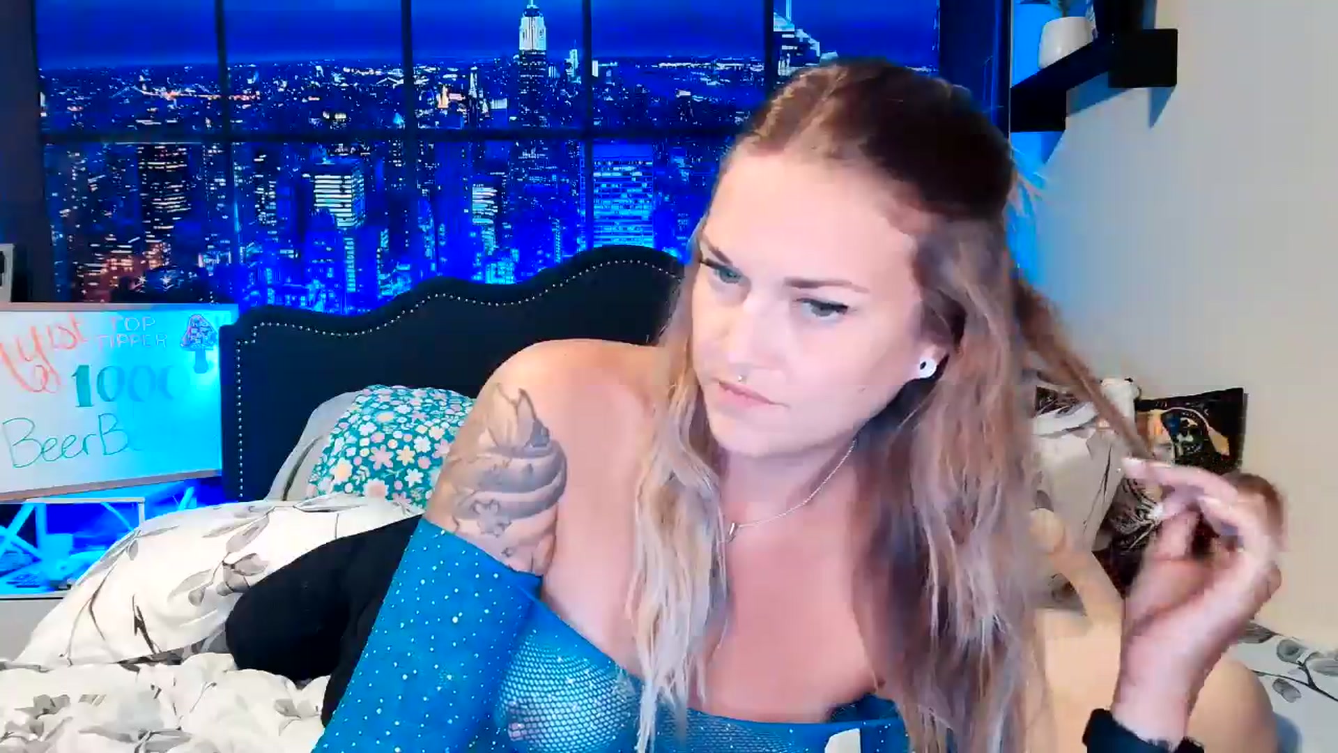 Gallery image thumbnail from Rose_Kitten's myfreecams stream on, 08/07/2024, 03:36 image 13 of 20