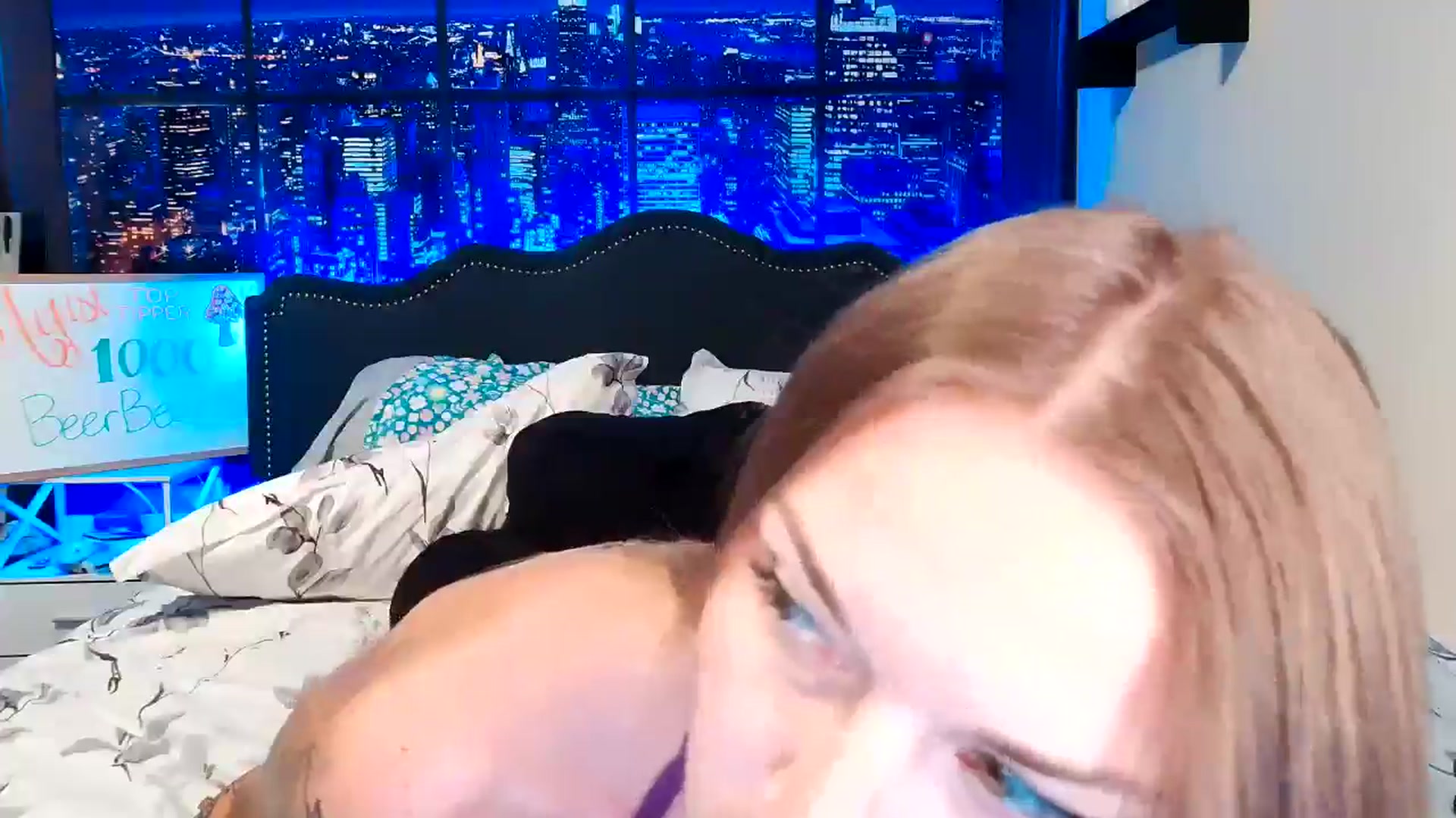 Gallery image thumbnail from Rose_Kitten's myfreecams stream on, 08/08/2024, 01:06 image 9 of 20