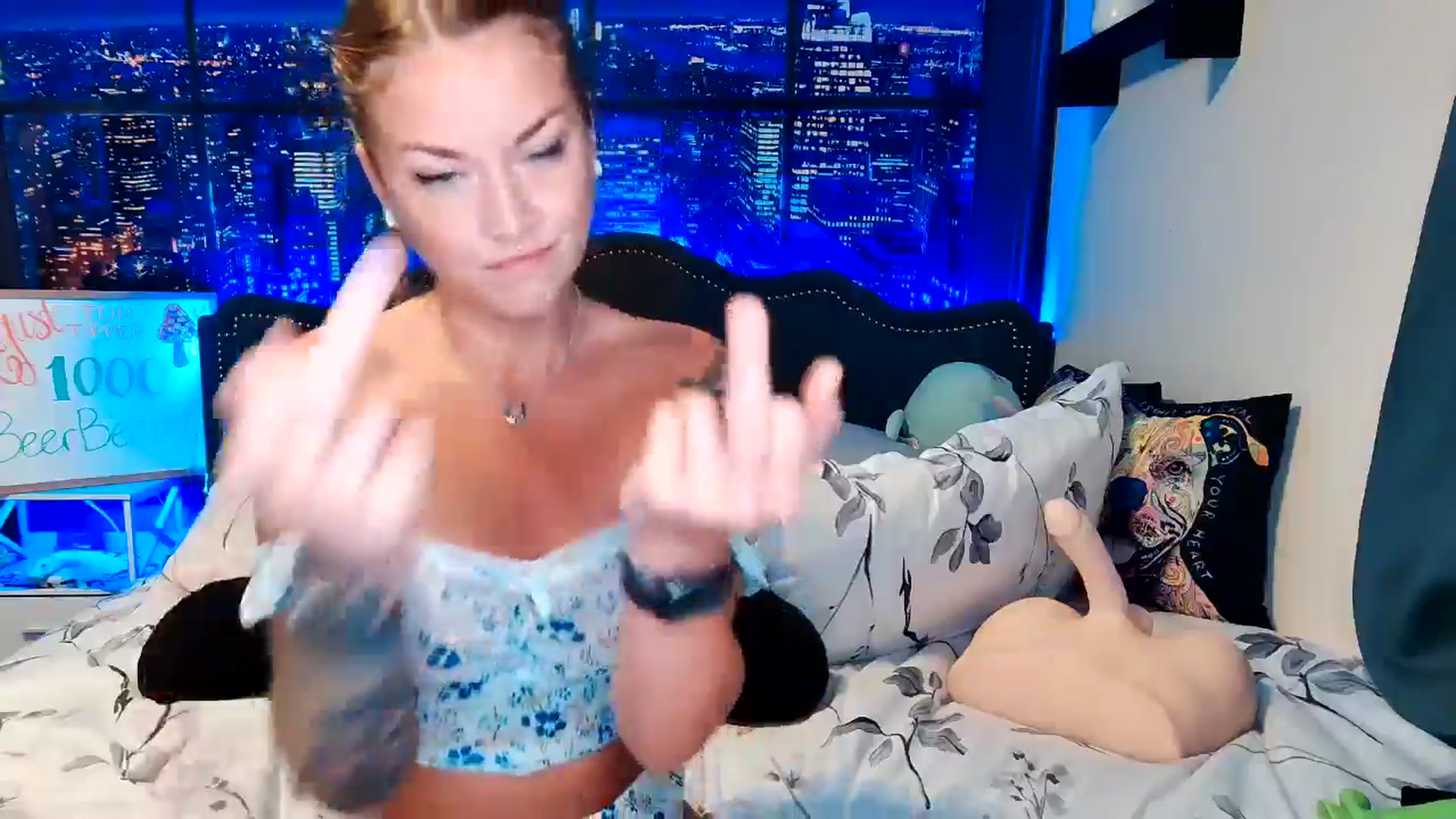Gallery image thumbnail from Rose_Kitten's myfreecams stream on, 08/09/2024, 03:54 image 11 of 20