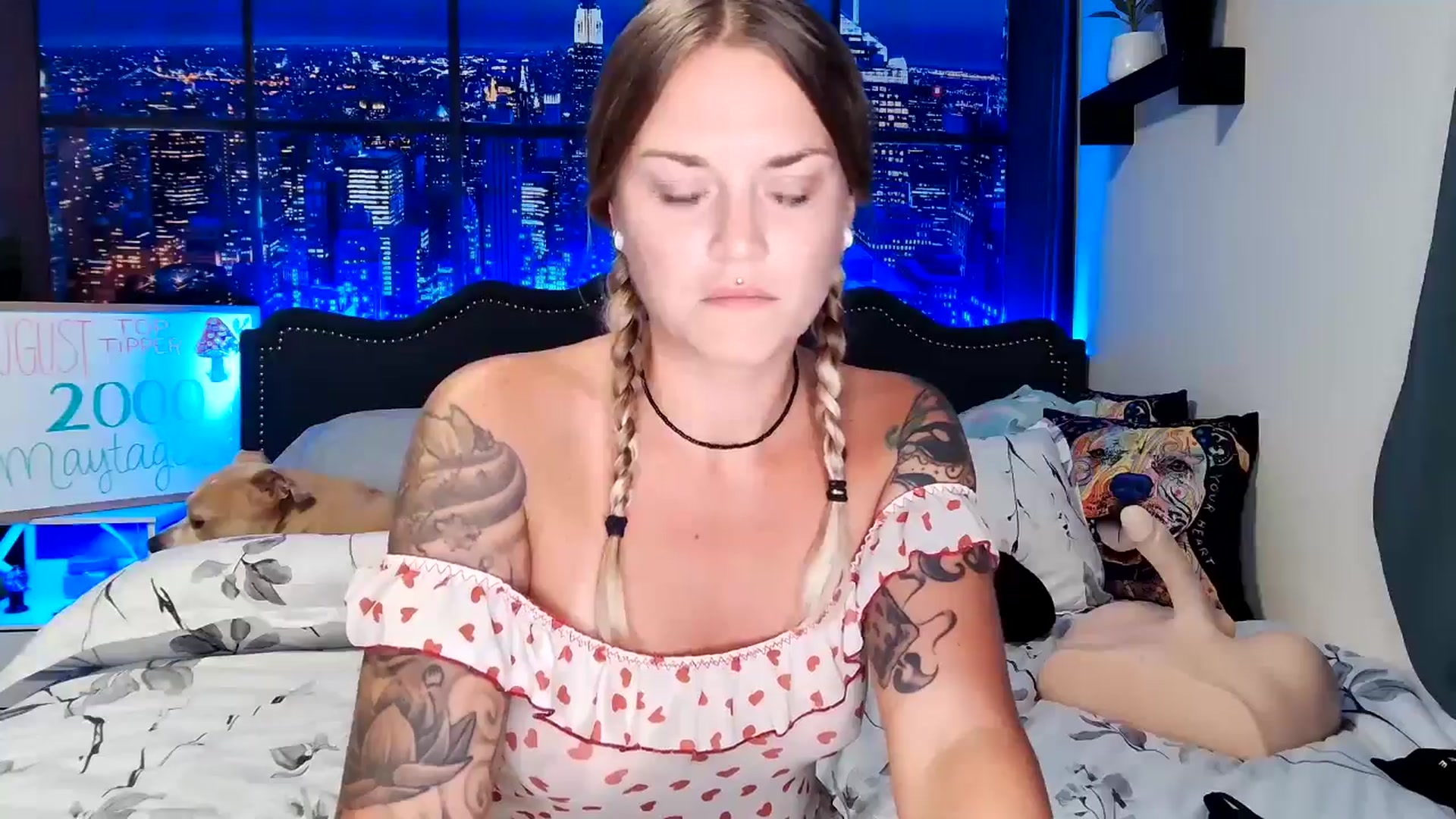 Gallery image thumbnail from Rose_Kitten's myfreecams stream on, 08/28/2024, 01:41 image 20 of 20
