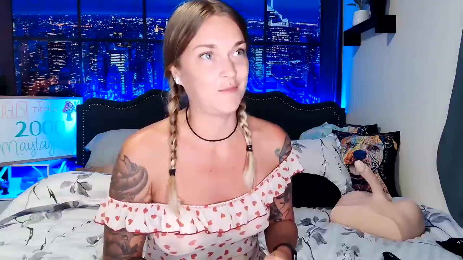 Gallery image thumbnail from Rose_Kitten's myfreecams stream on, 08/28/2024, 01:41 image 16 of 20