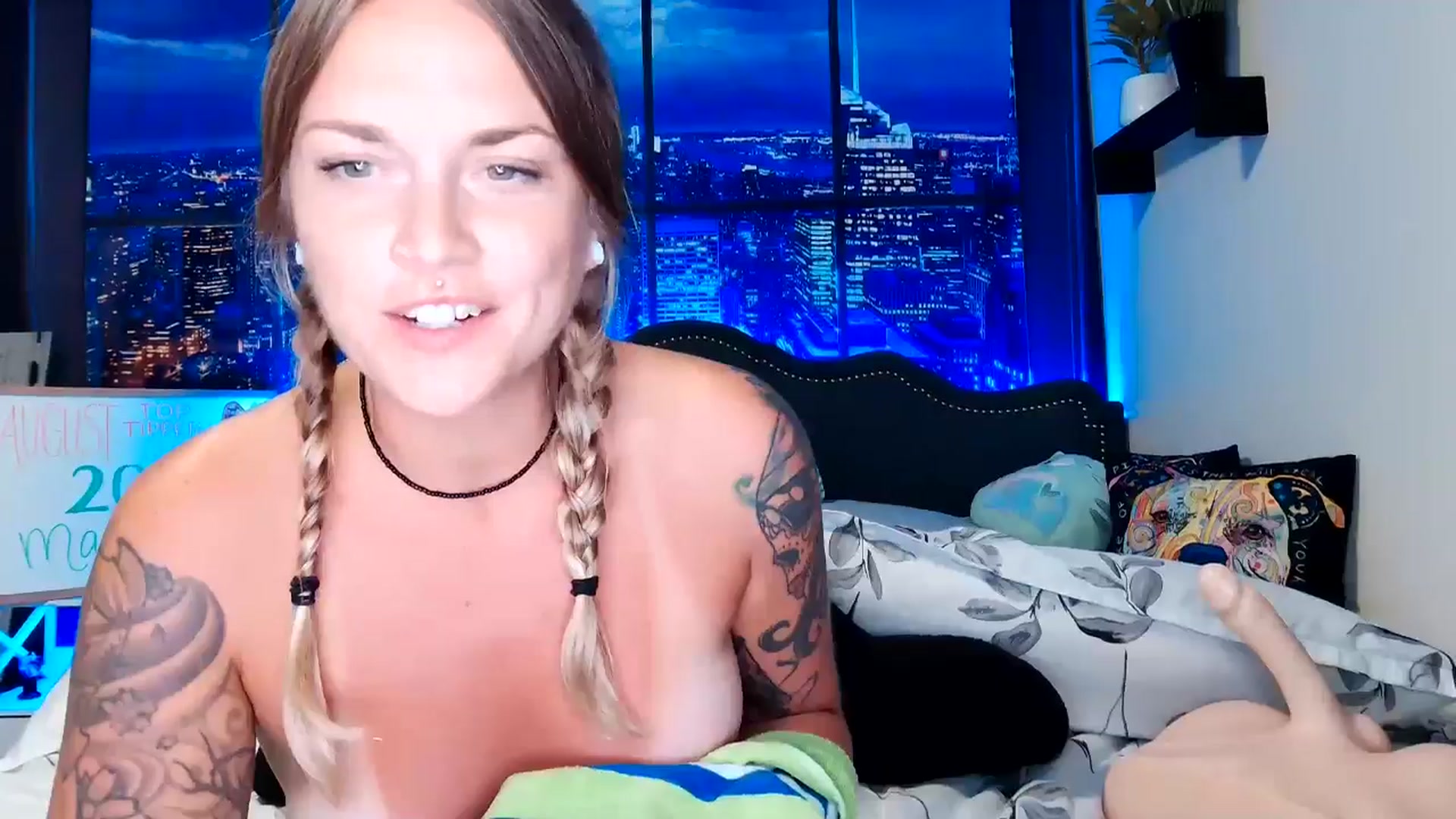 Gallery image thumbnail from Rose_Kitten's myfreecams stream on, 08/29/2024, 02:28 image 12 of 20
