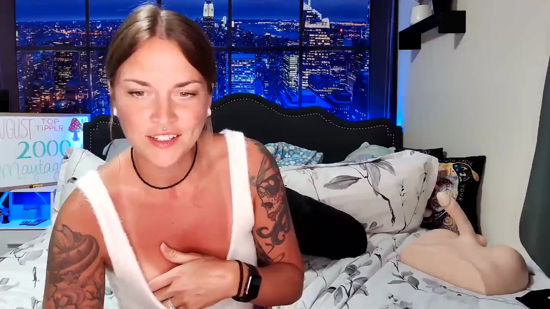 Gallery image thumbnail from Rose_Kitten's myfreecams stream on, 08/30/2024, 01:50 image 9 of 20