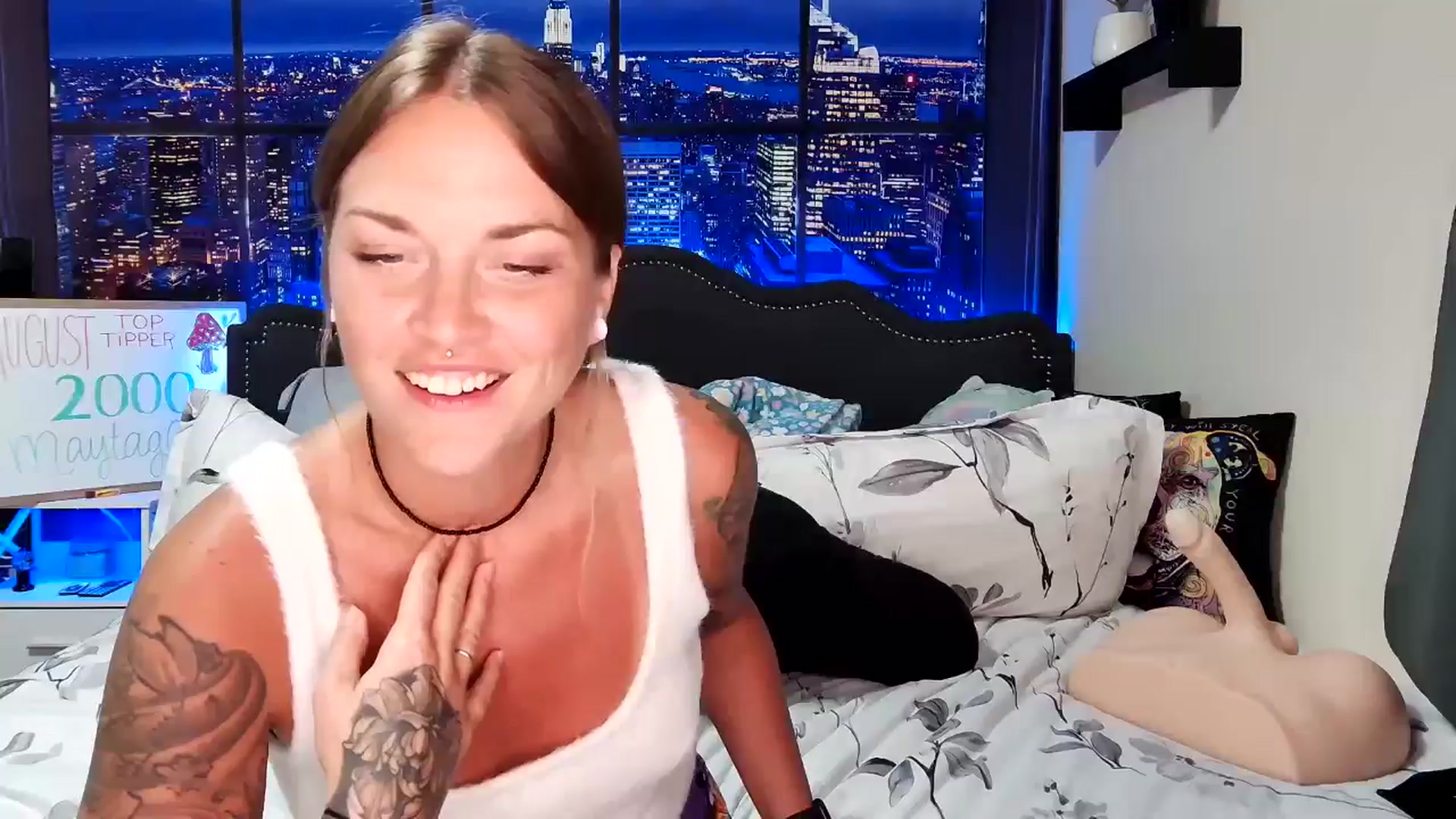 Gallery image thumbnail from Rose_Kitten's myfreecams stream on, 08/30/2024, 01:50 image 8 of 20