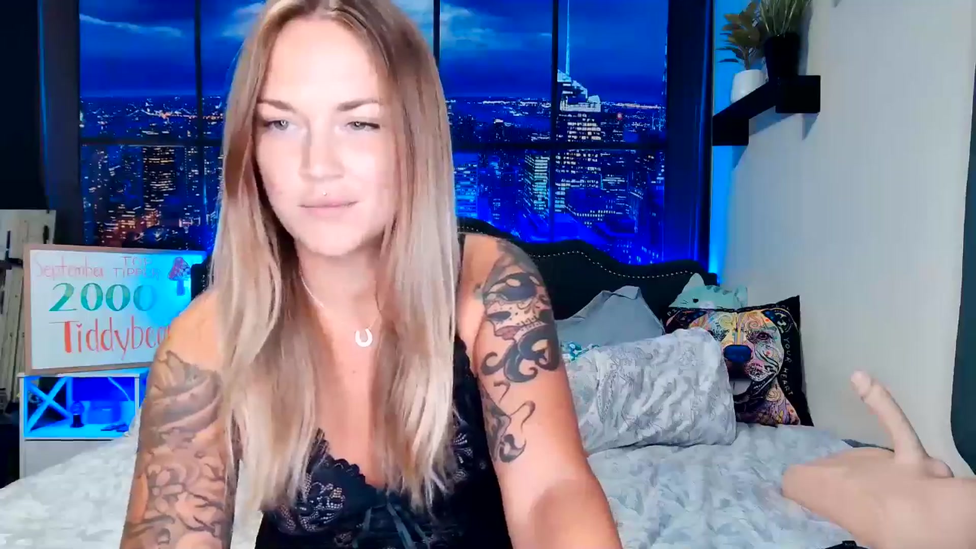 Gallery image thumbnail from Rose_Kitten's myfreecams stream on, 09/13/2024, 24:12 image 6 of 20