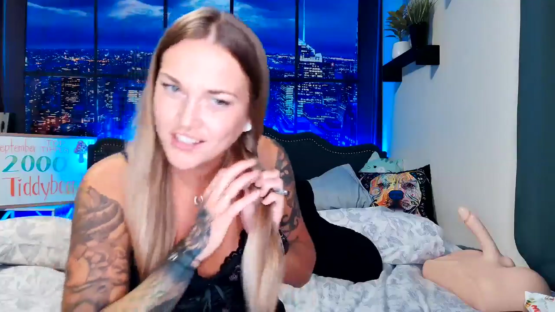 Gallery image thumbnail from Rose_Kitten's myfreecams stream on, 09/13/2024, 02:44 image 16 of 20