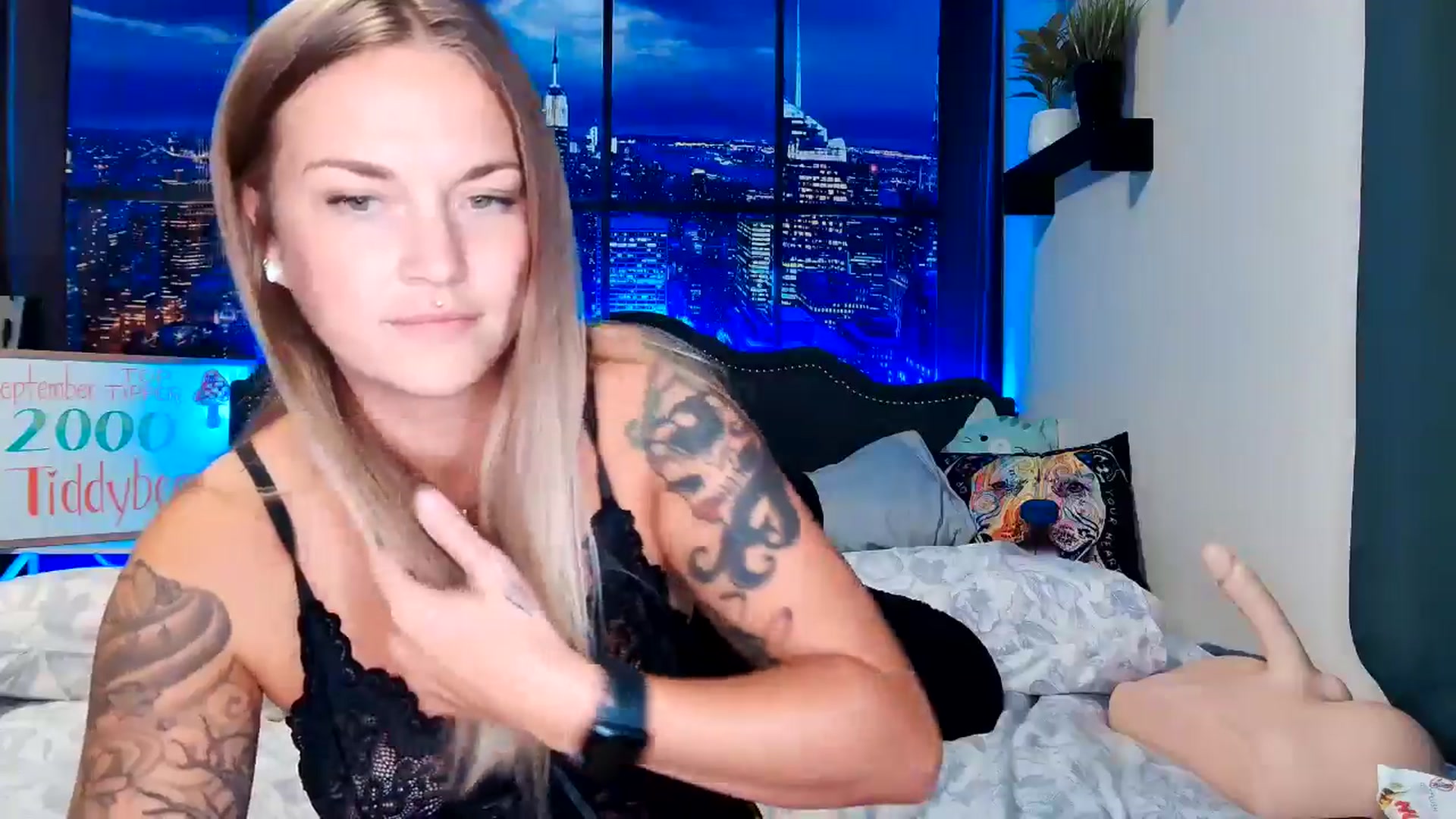 Gallery image thumbnail from Rose_Kitten's myfreecams stream on, 09/13/2024, 02:44 image 14 of 20