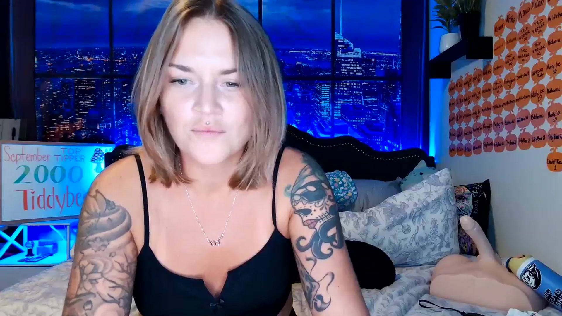 Gallery image thumbnail from Rose_Kitten's myfreecams stream on, 09/25/2024, 01:43 image 14 of 20