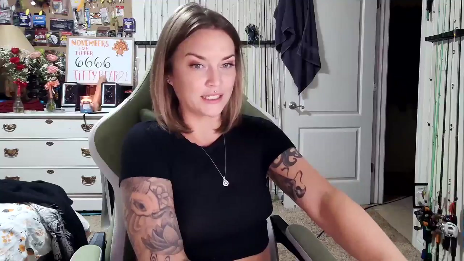 Gallery image thumbnail from Rose_Kitten's myfreecams stream on, 11/14/2024, 03:37 image 8 of 20