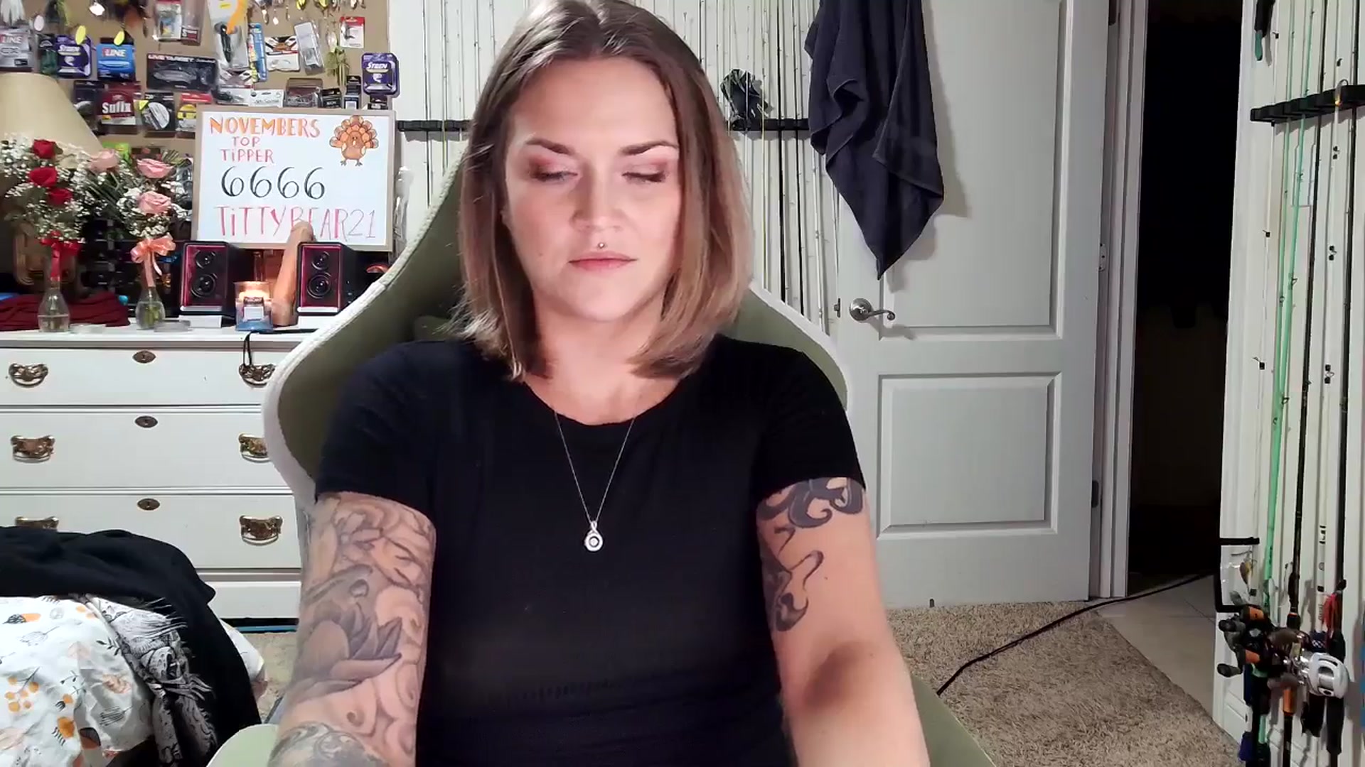 Gallery image thumbnail from Rose_Kitten's myfreecams stream on, 11/14/2024, 03:37 image 5 of 20