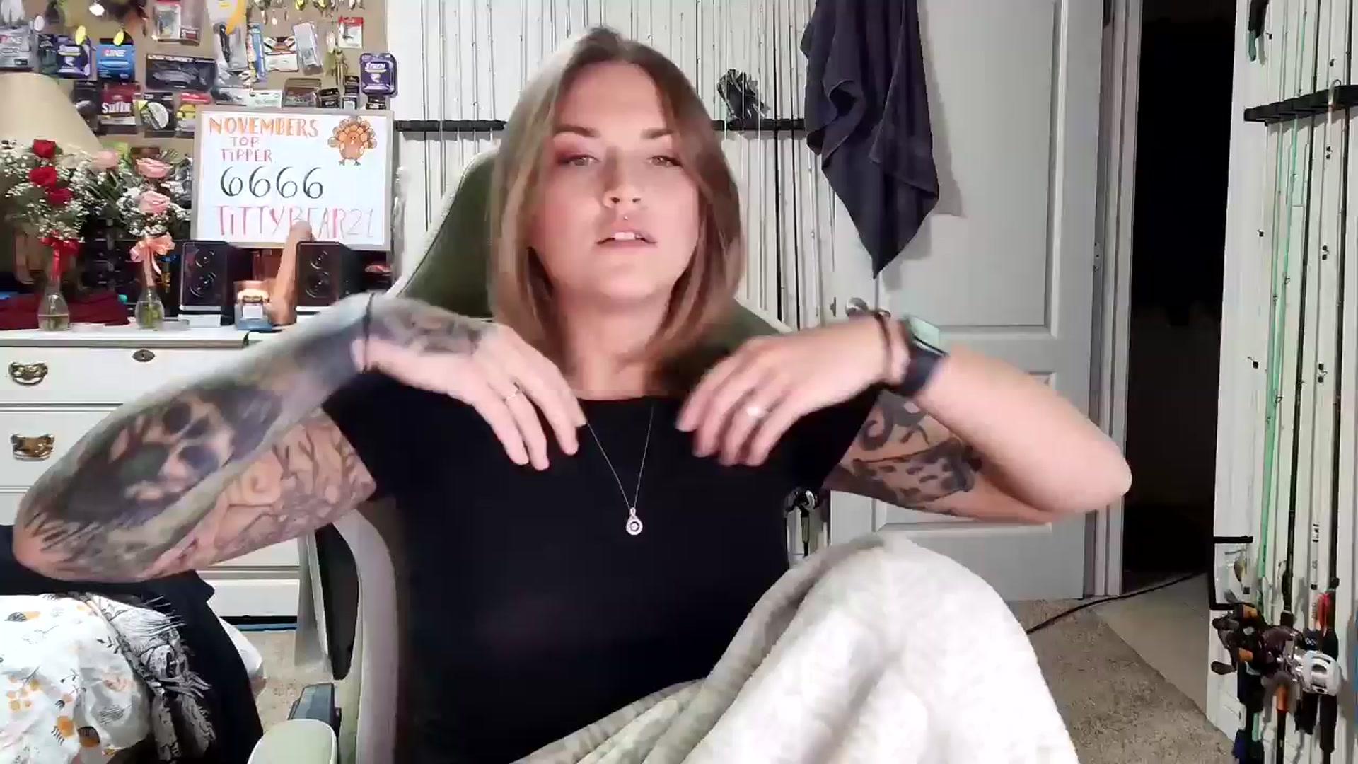 Gallery image thumbnail from Rose_Kitten's myfreecams stream on, 11/14/2024, 03:37 image 11 of 20