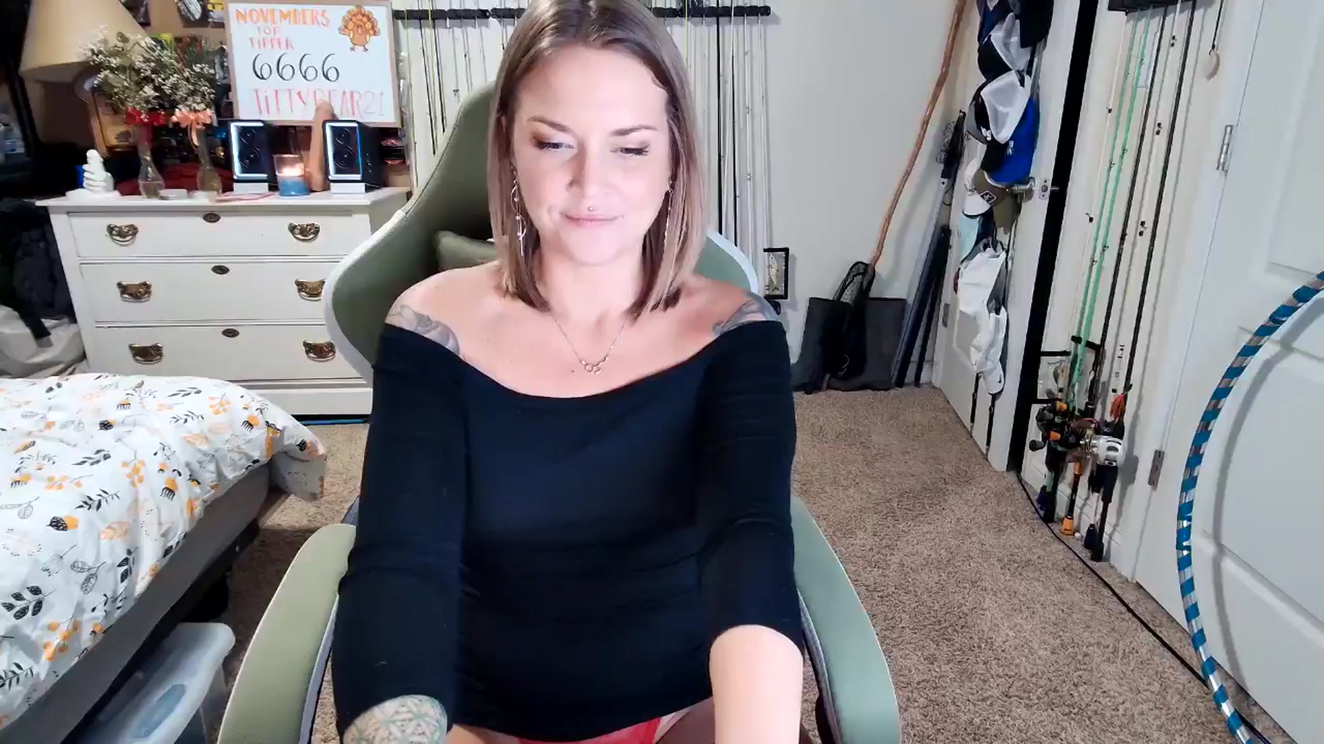 Gallery image thumbnail from Rose_Kitten's myfreecams stream on, 11/21/2024, 03:38 image 2 of 20