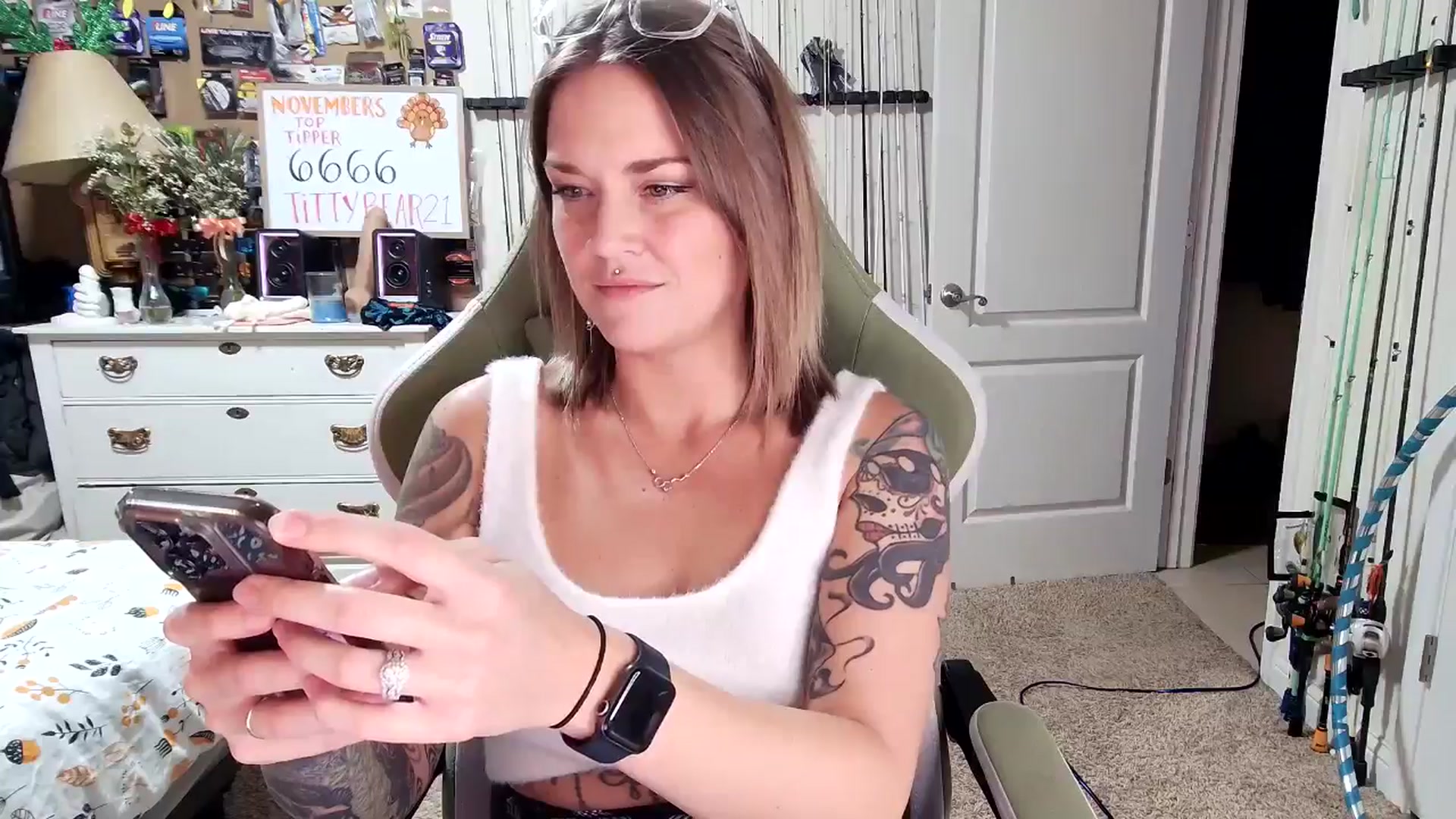 Gallery image thumbnail from Rose_Kitten's myfreecams stream on, 11/23/2024, 03:33 image 7 of 20